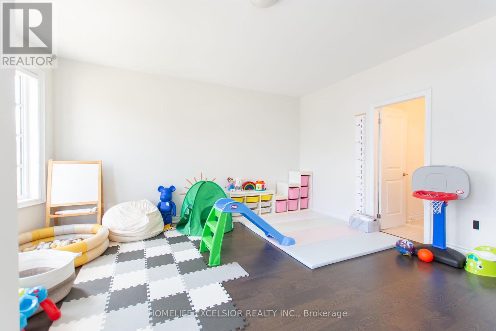 Photo 35 of 3128 Parsonage Crescent, Oakville ON