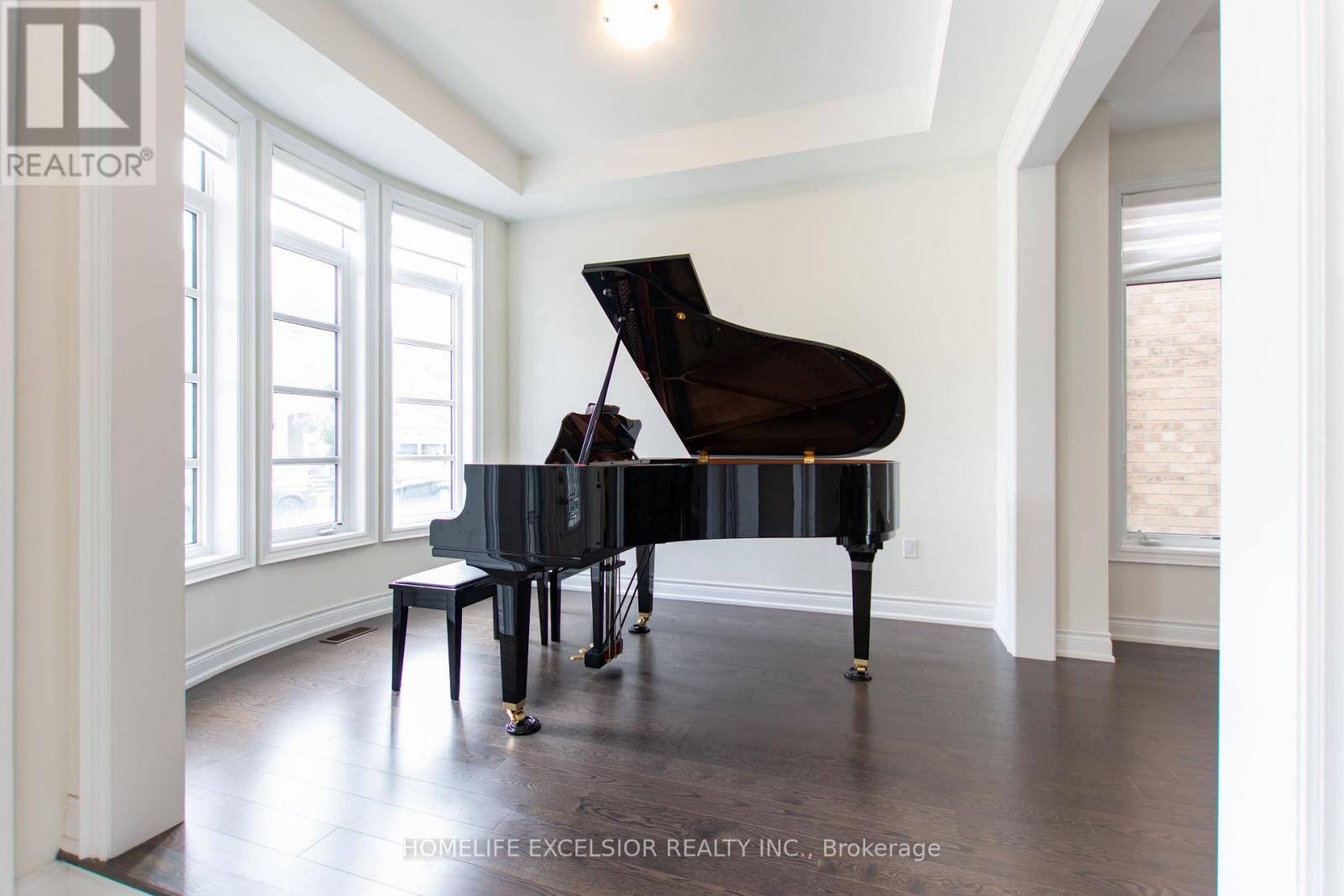 Photo 4 of 3128 Parsonage Crescent, Oakville ON