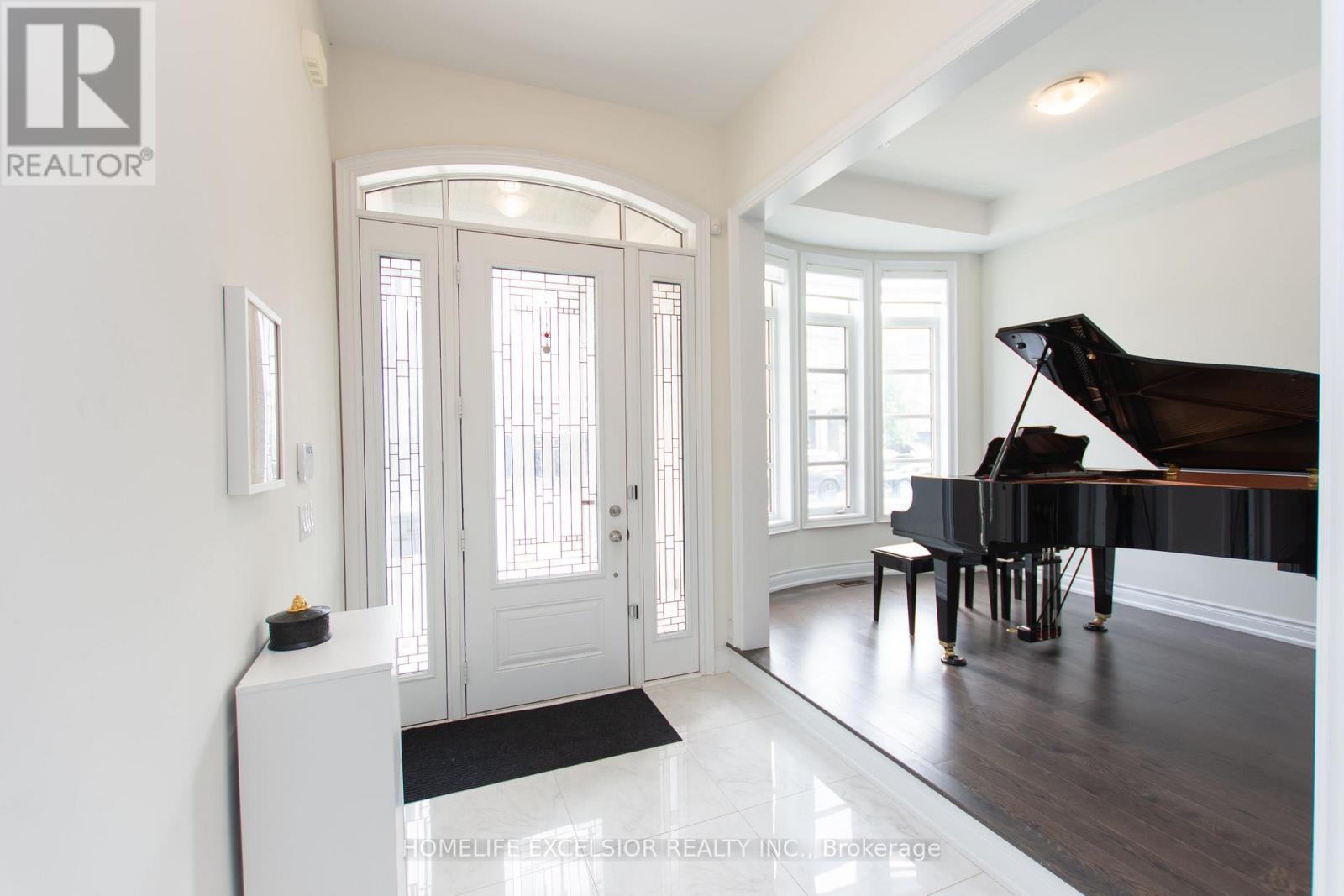Photo 5 of 3128 Parsonage Crescent, Oakville ON