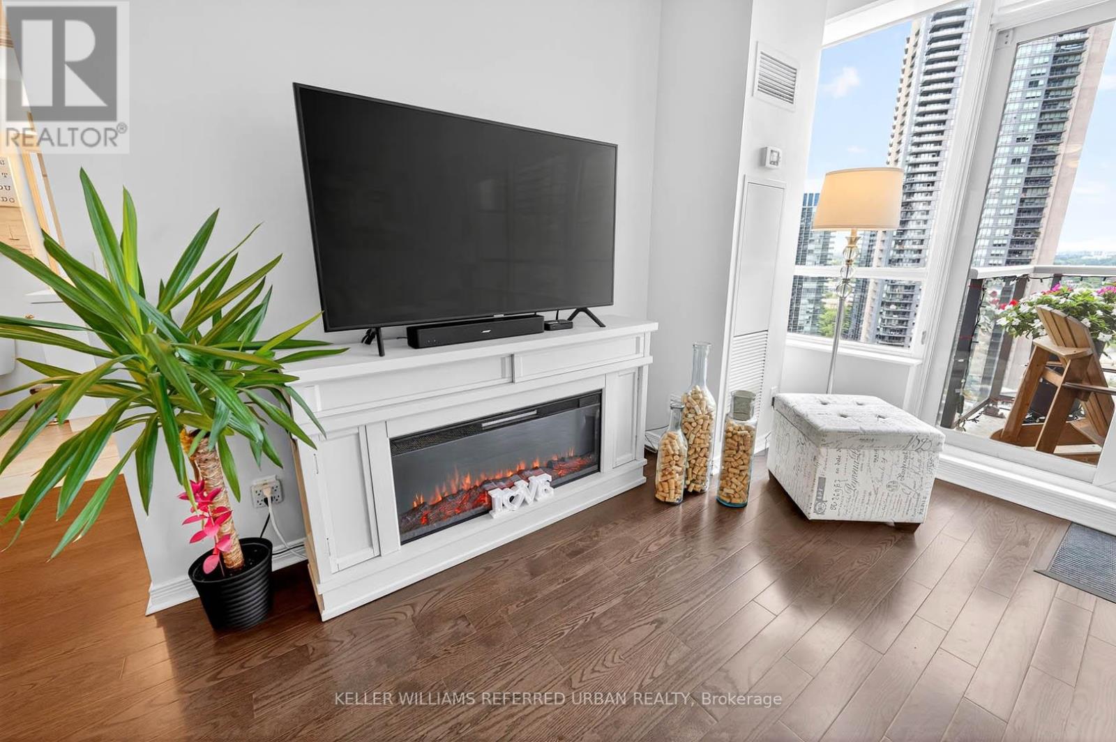 Photo 18 of 2305 15 Legion Road, Toronto ON
