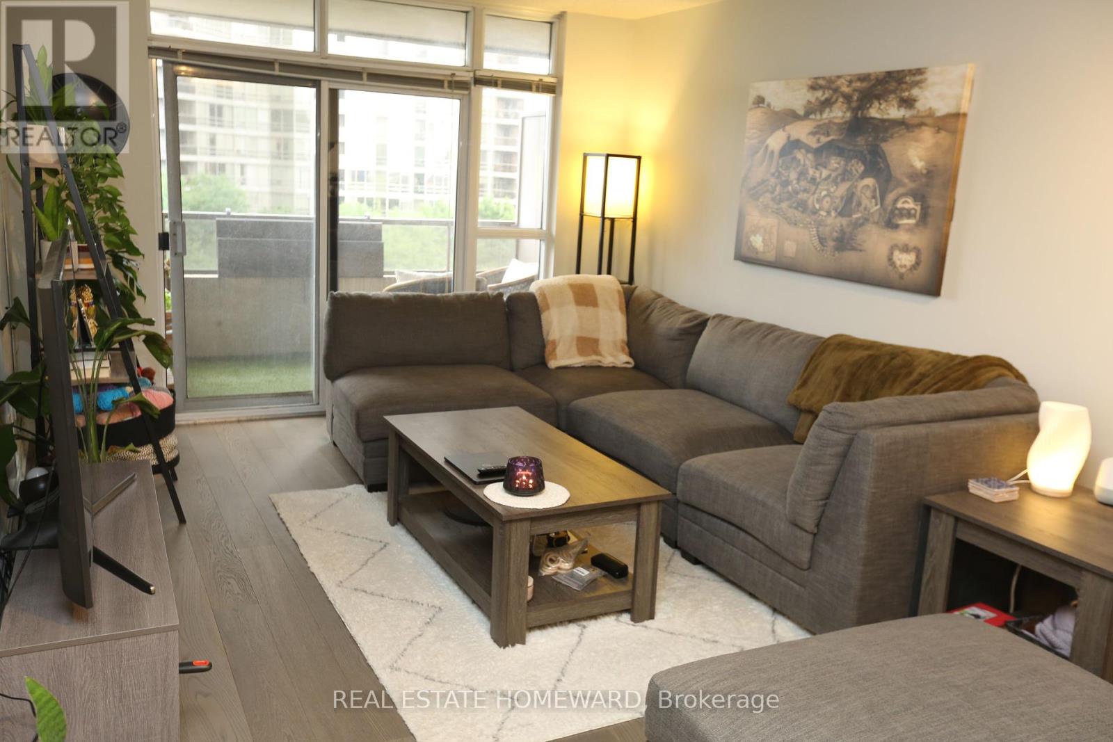 Photo 11 of 713 35 Kingsbridge Garden Circle, Mississauga ON