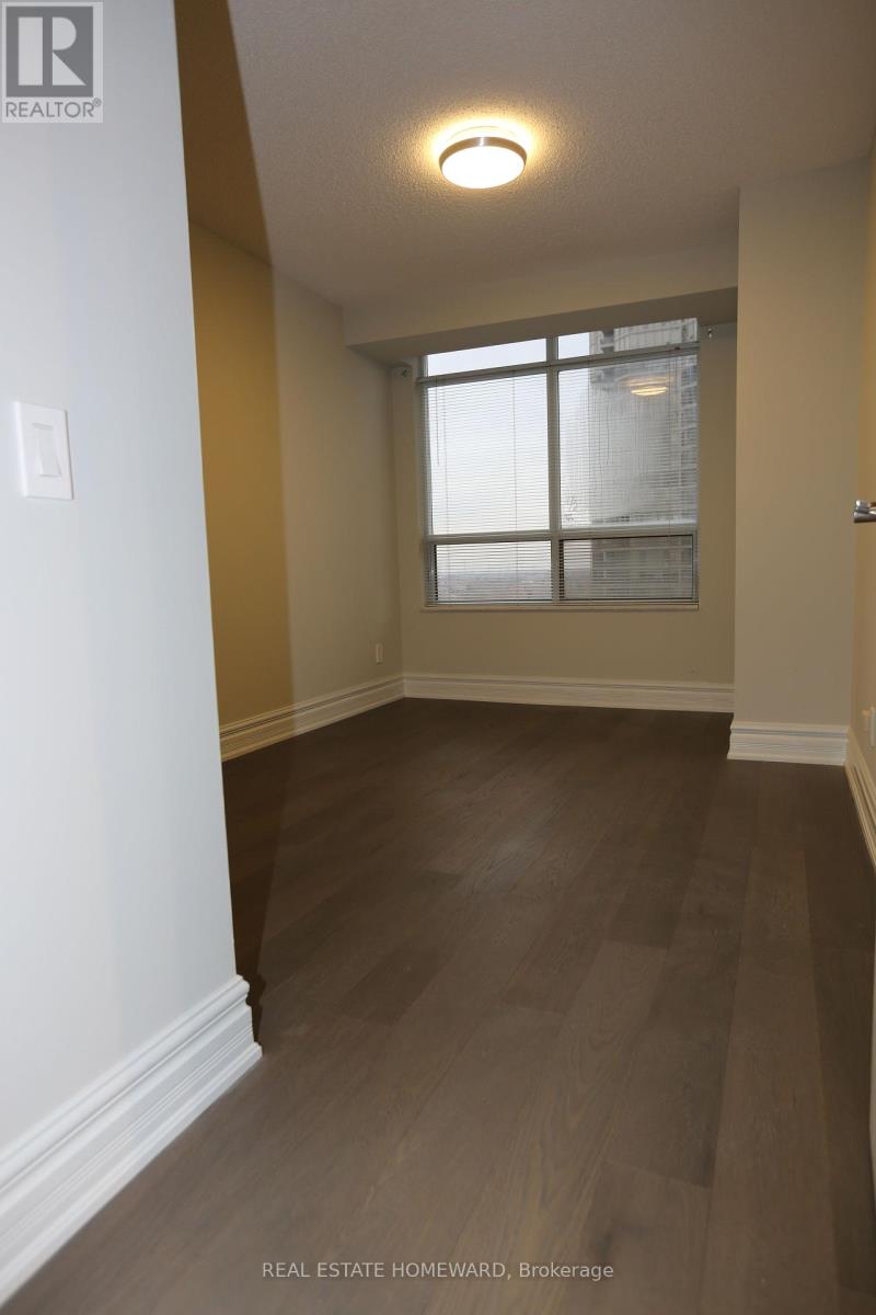 Photo 15 of 713 35 Kingsbridge Garden Circle, Mississauga ON