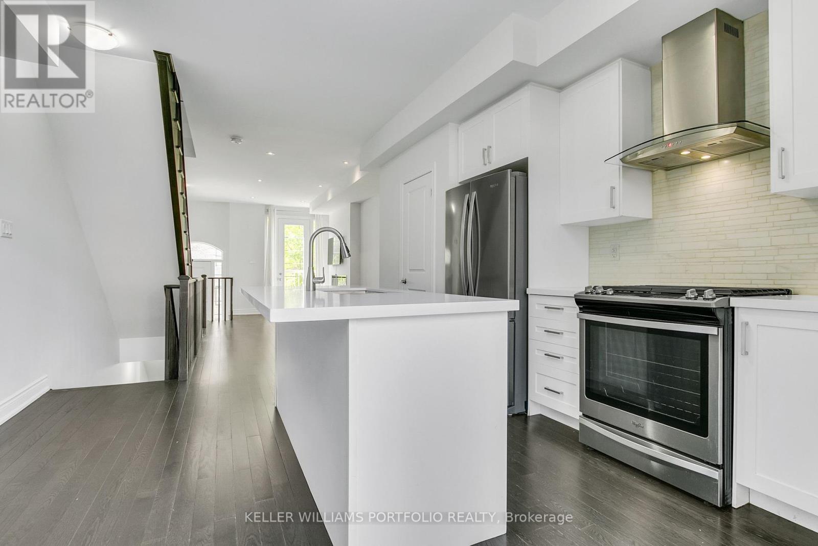 Photo 10 of 67 Edward Horton Crescent, Toronto ON