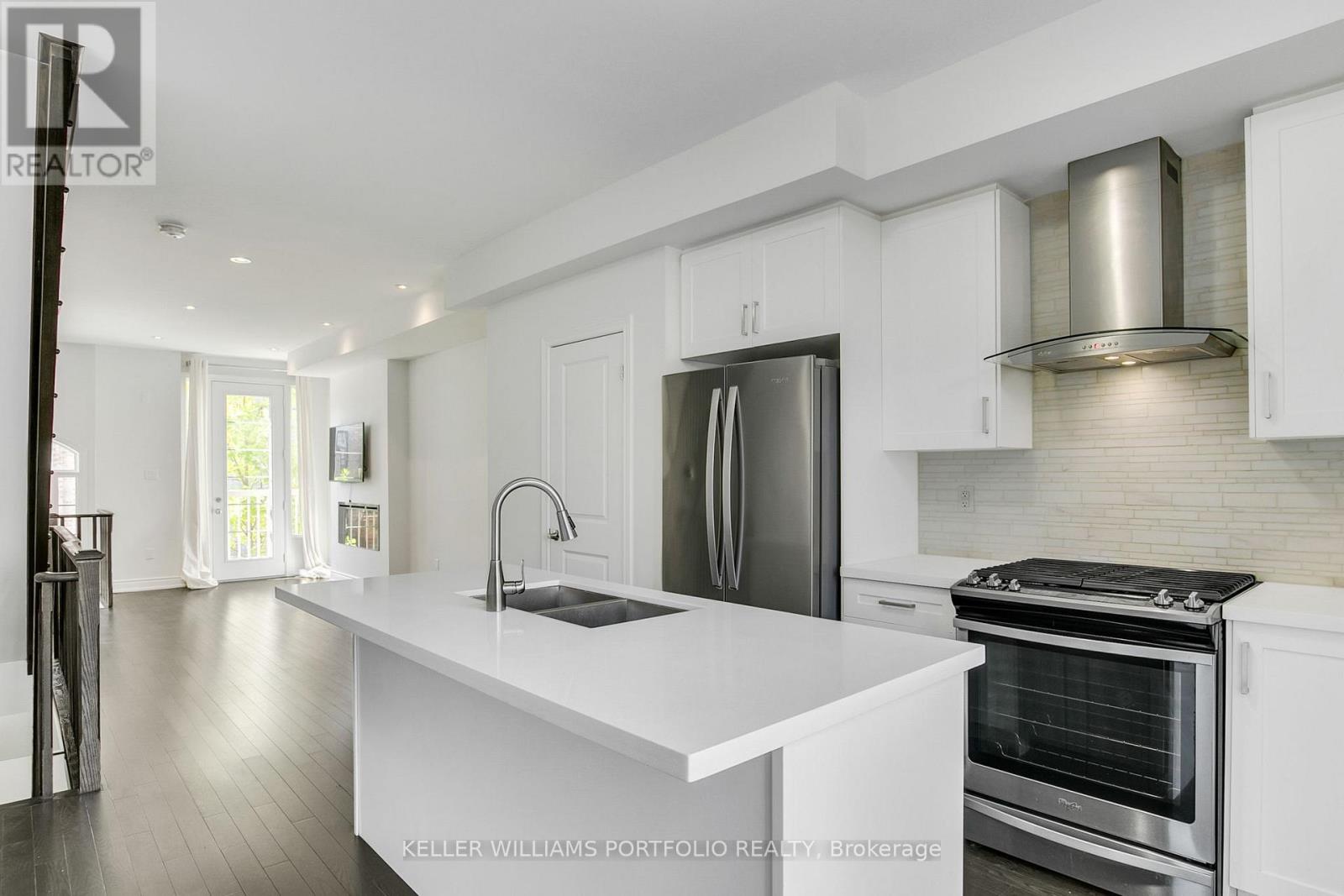 Photo 11 of 67 Edward Horton Crescent, Toronto ON
