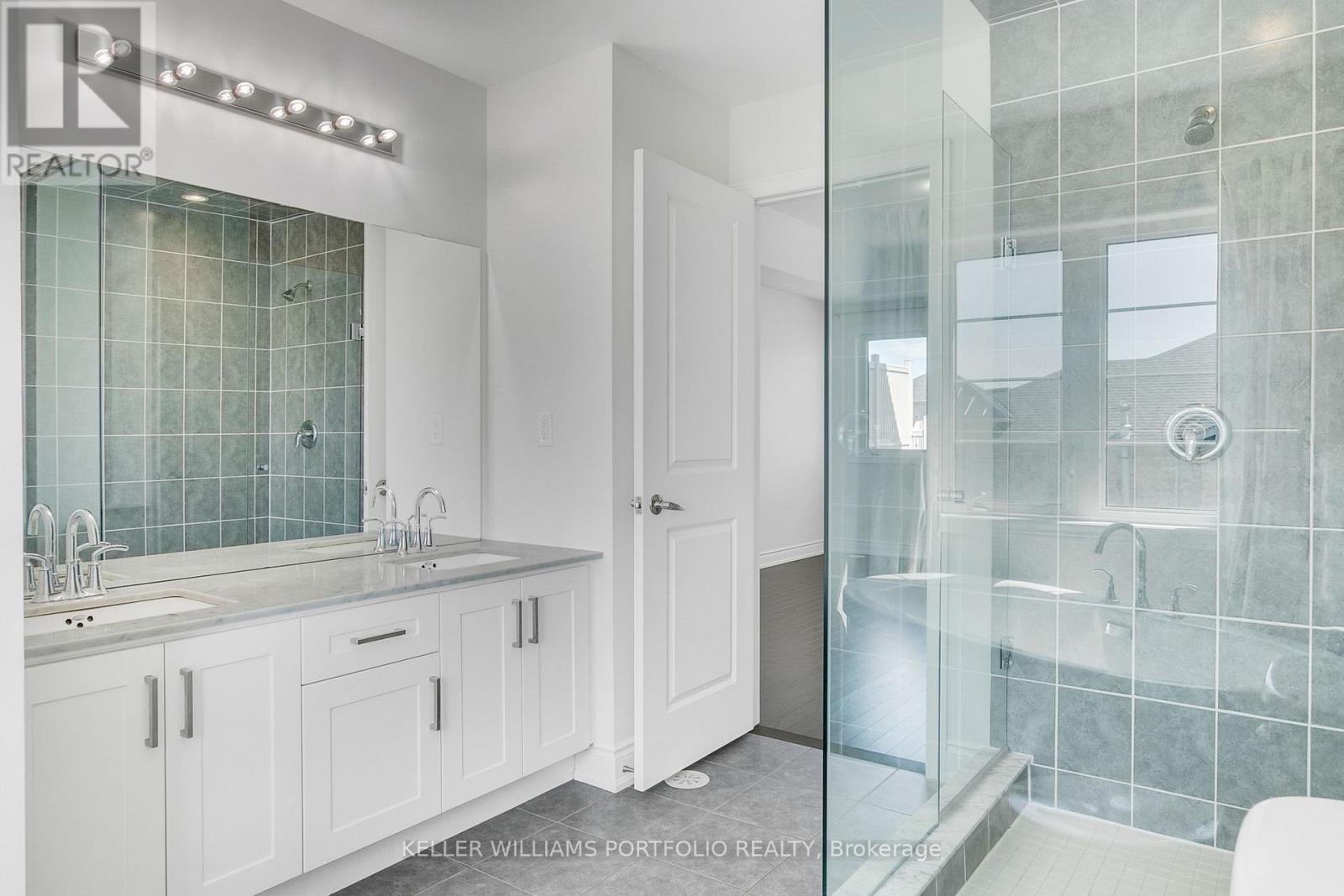 Photo 23 of 67 Edward Horton Crescent, Toronto ON