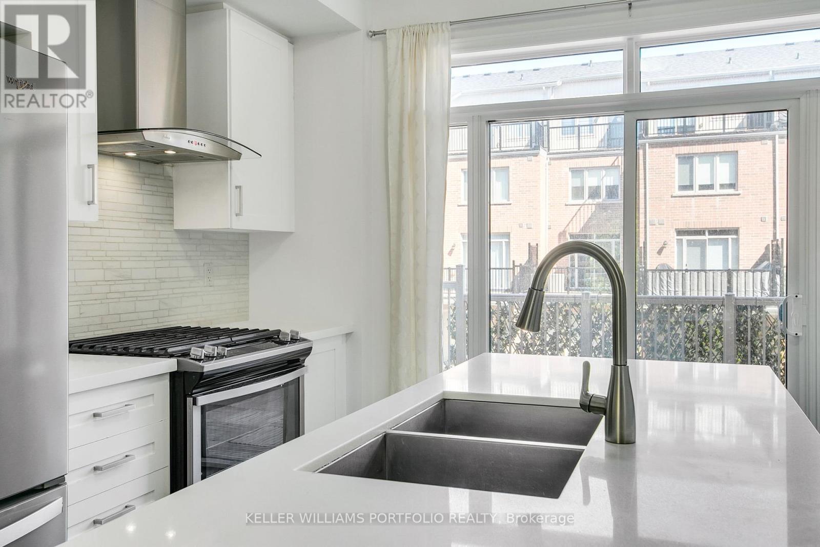 Photo 9 of 67 Edward Horton Crescent, Toronto ON