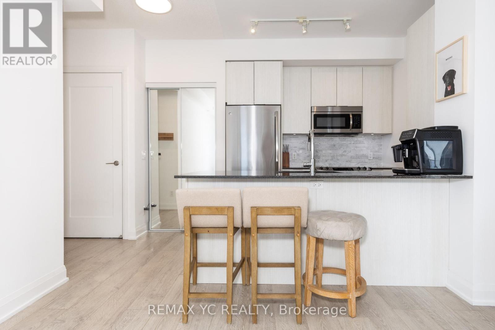 Photo 12 of 3904 56 Annie Craig Drive, Toronto ON