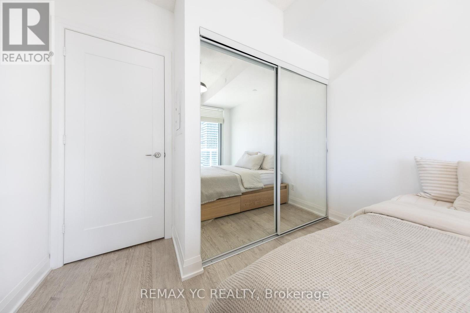 Photo 19 of 3904 56 Annie Craig Drive, Toronto ON
