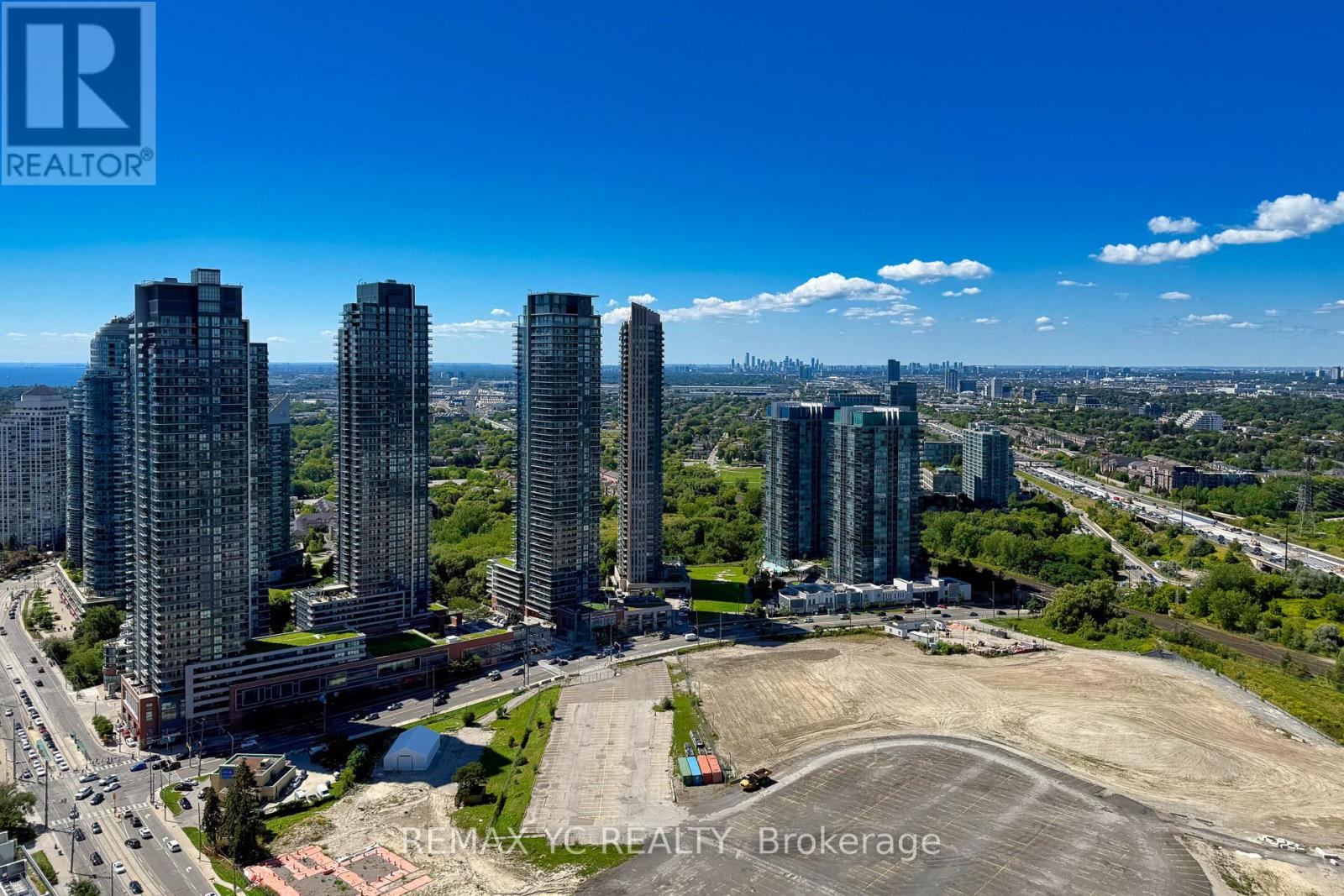 Photo 25 of 3904 56 Annie Craig Drive, Toronto ON