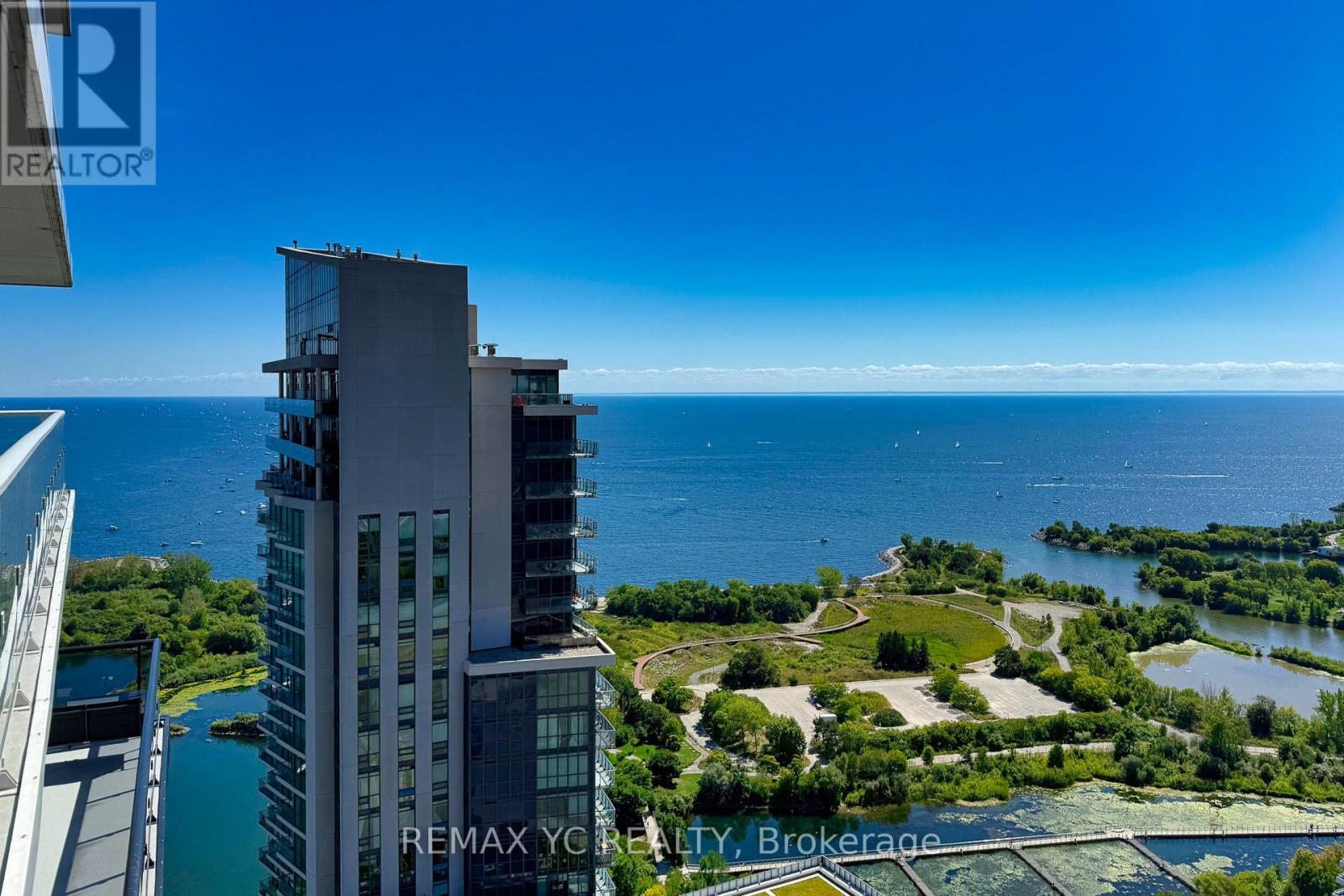 Photo 26 of 3904 56 Annie Craig Drive, Toronto ON