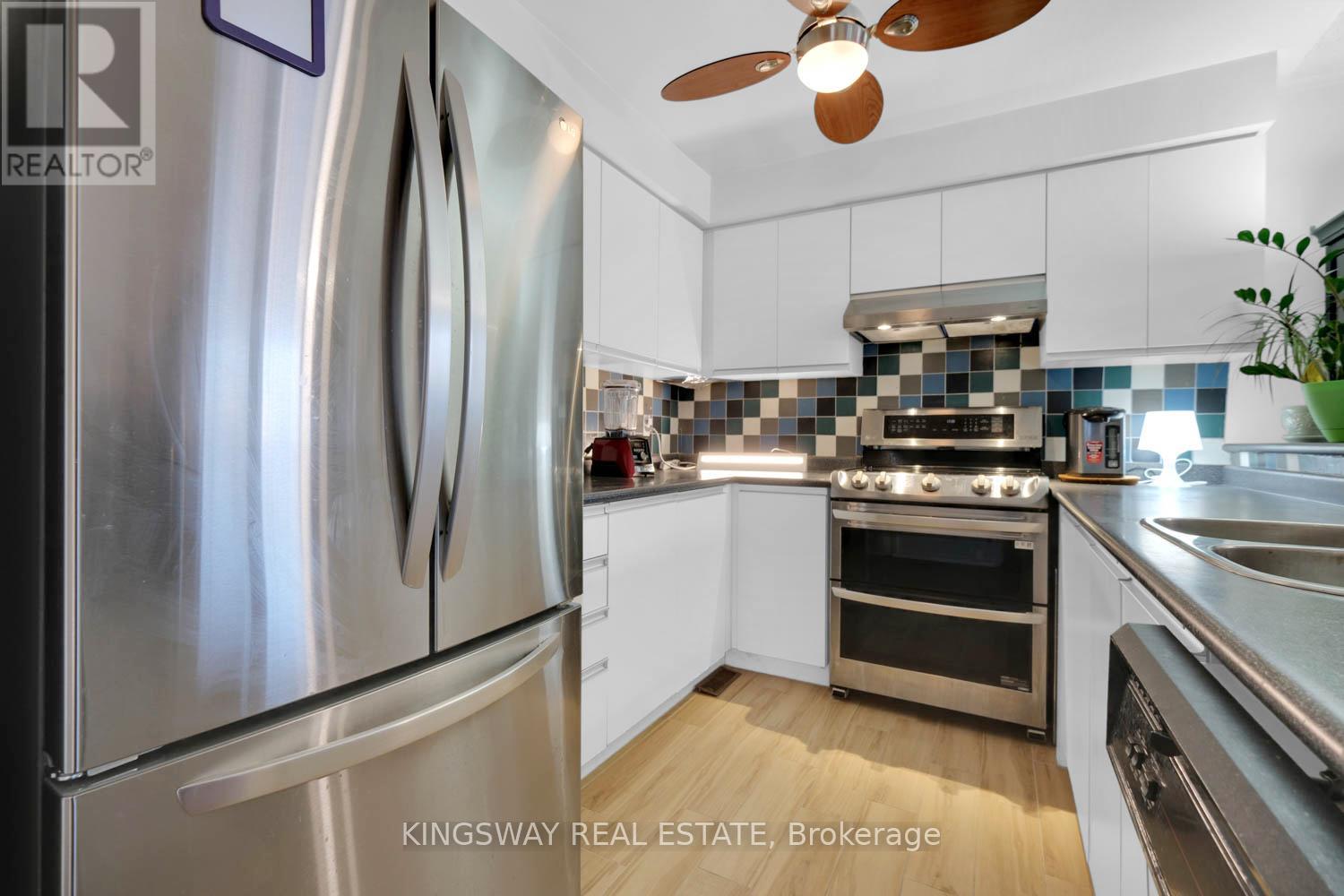 Photo 11 of 173 99 Bristol Road E, Mississauga ON