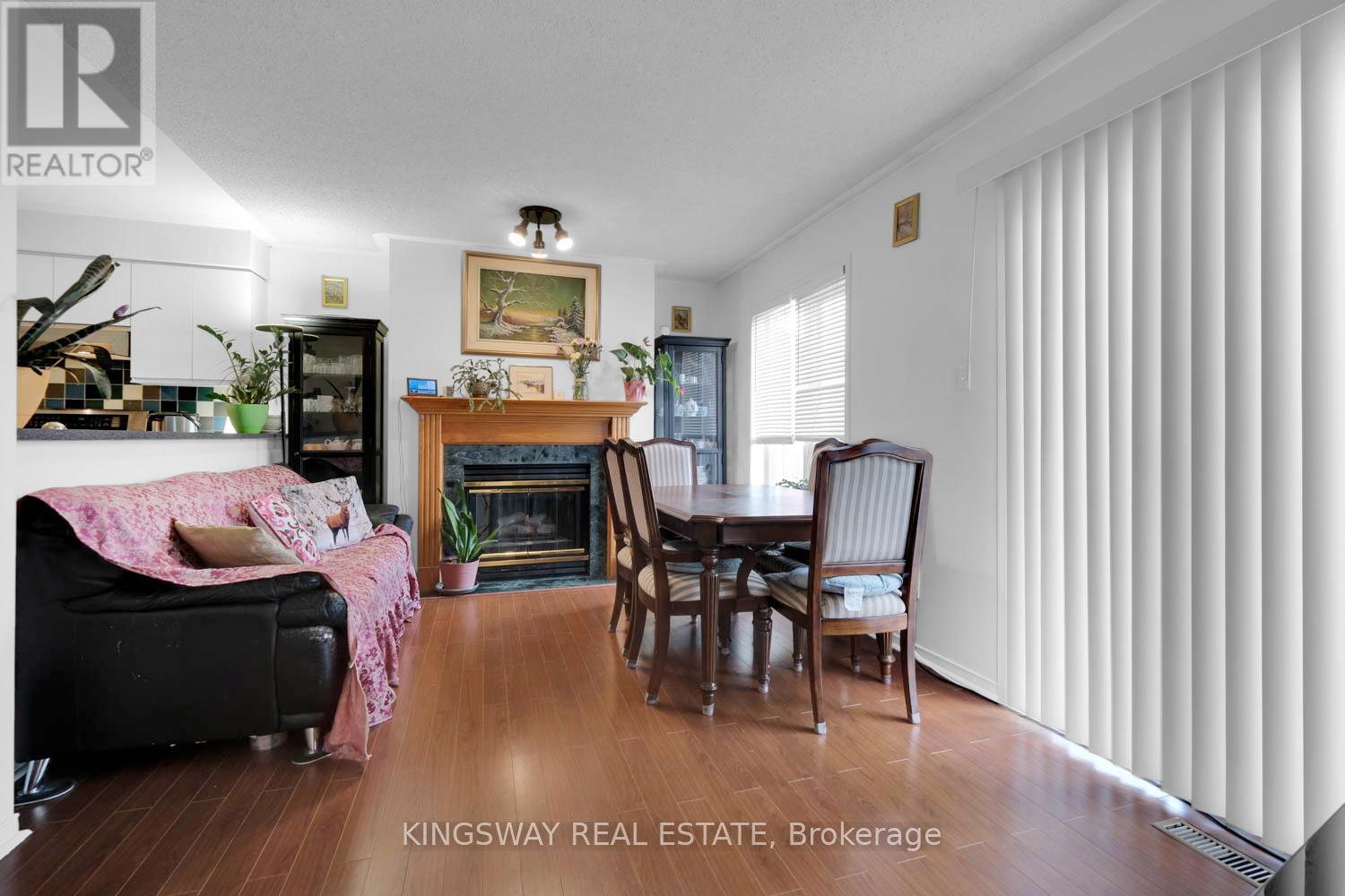 Photo 5 of 173 99 Bristol Road E, Mississauga ON