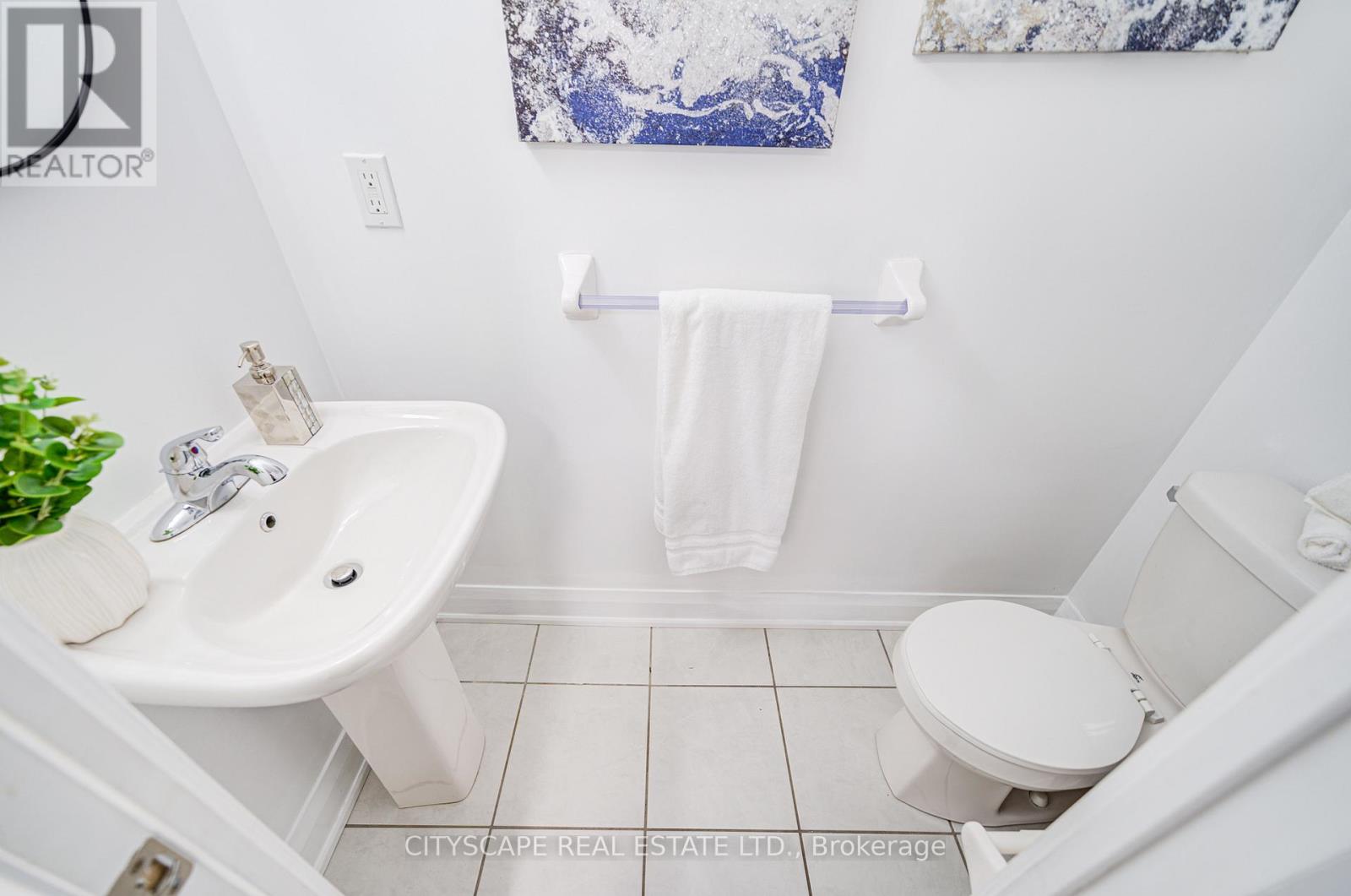 Photo 12 of 212 16 Foundry Avenue, Toronto ON