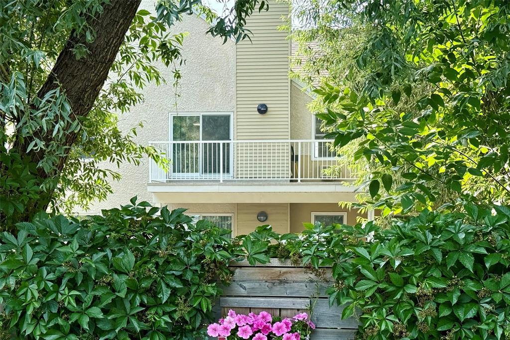Photo 8 of 5 602 Kenaston Boulevard, Winnipeg MB