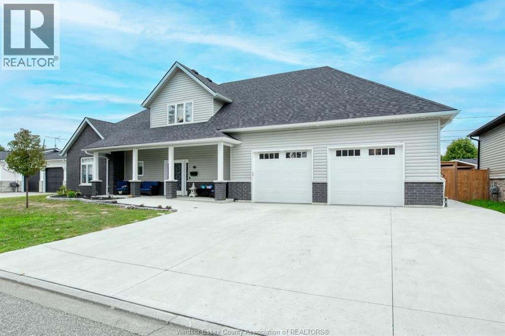 Photo 3 of 171 Riverview Ave, Lasalle ON