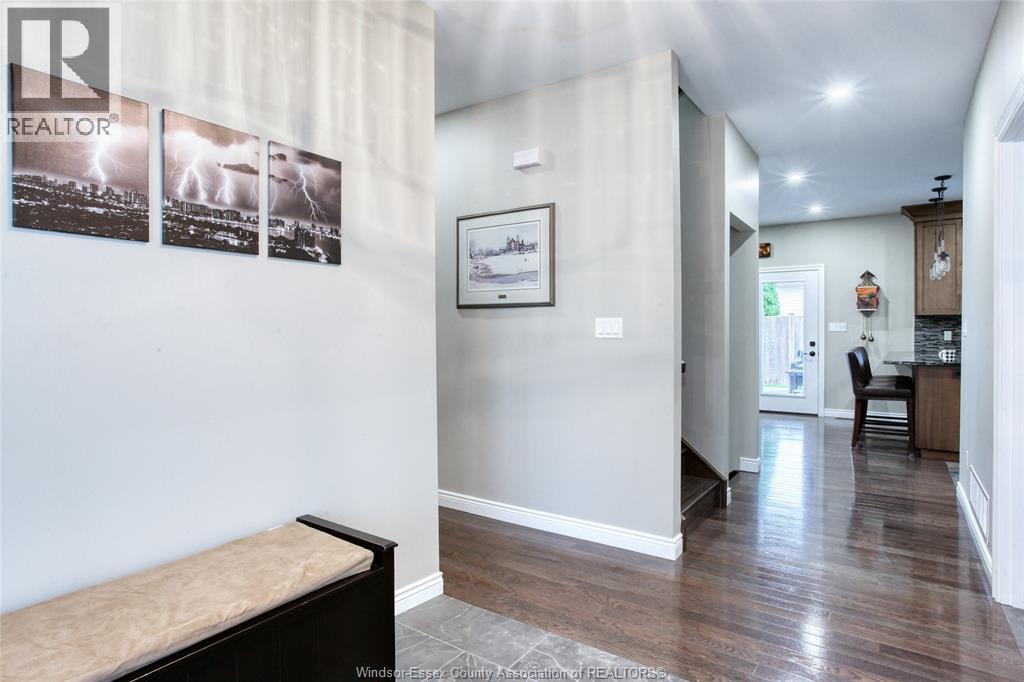 Photo 5 of 171 Riverview Ave, Lasalle ON
