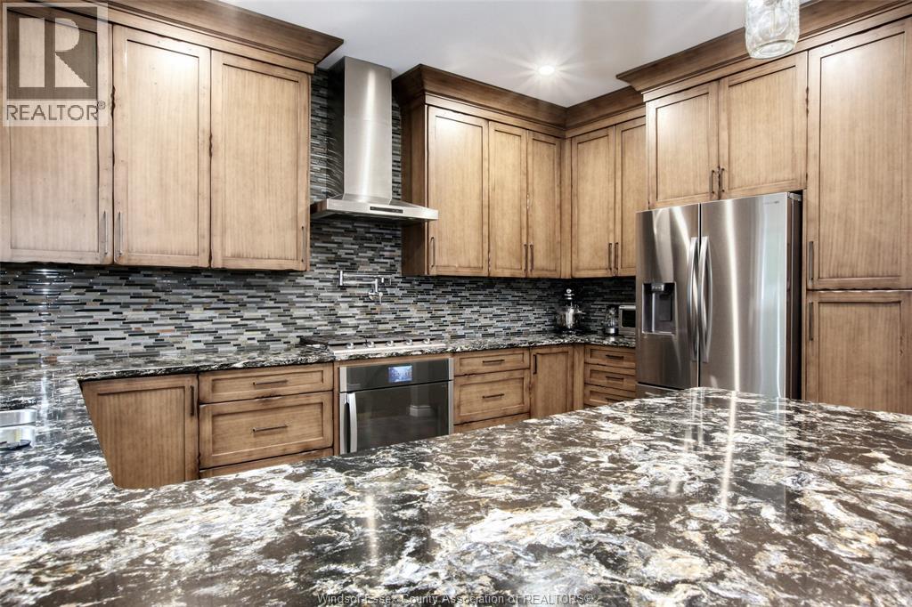Photo 8 of 171 Riverview Ave, Lasalle ON