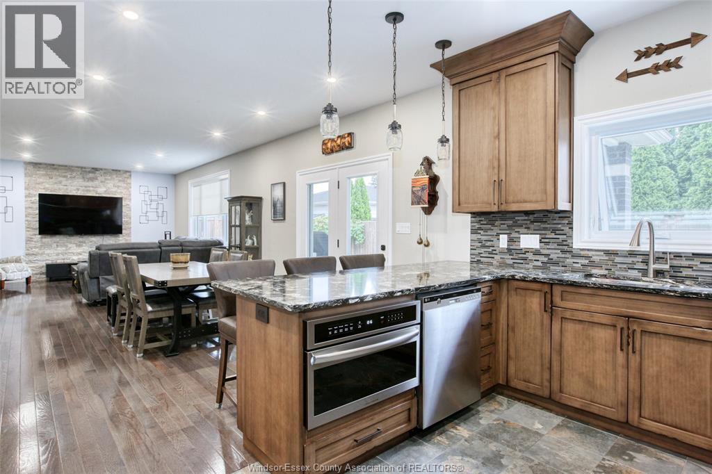 Photo 9 of 171 Riverview Ave, Lasalle ON