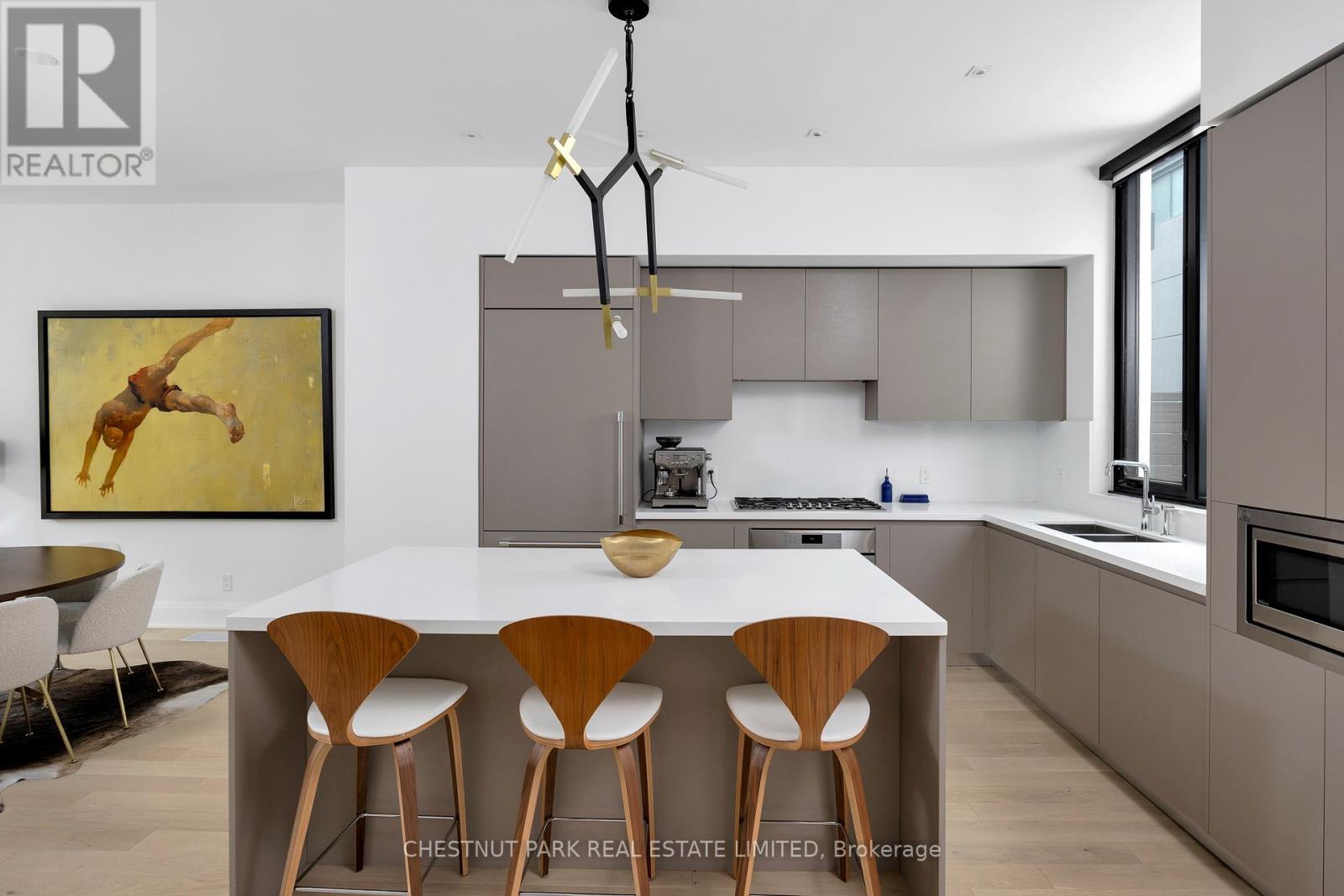 Photo 10 of 75 Foxbar Road, Toronto ON