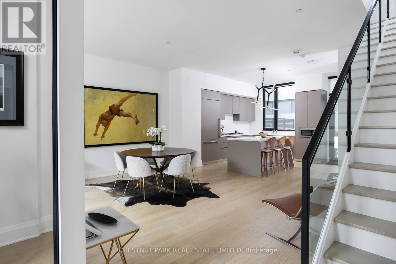 Photo 3 of 75 Foxbar Road, Toronto ON