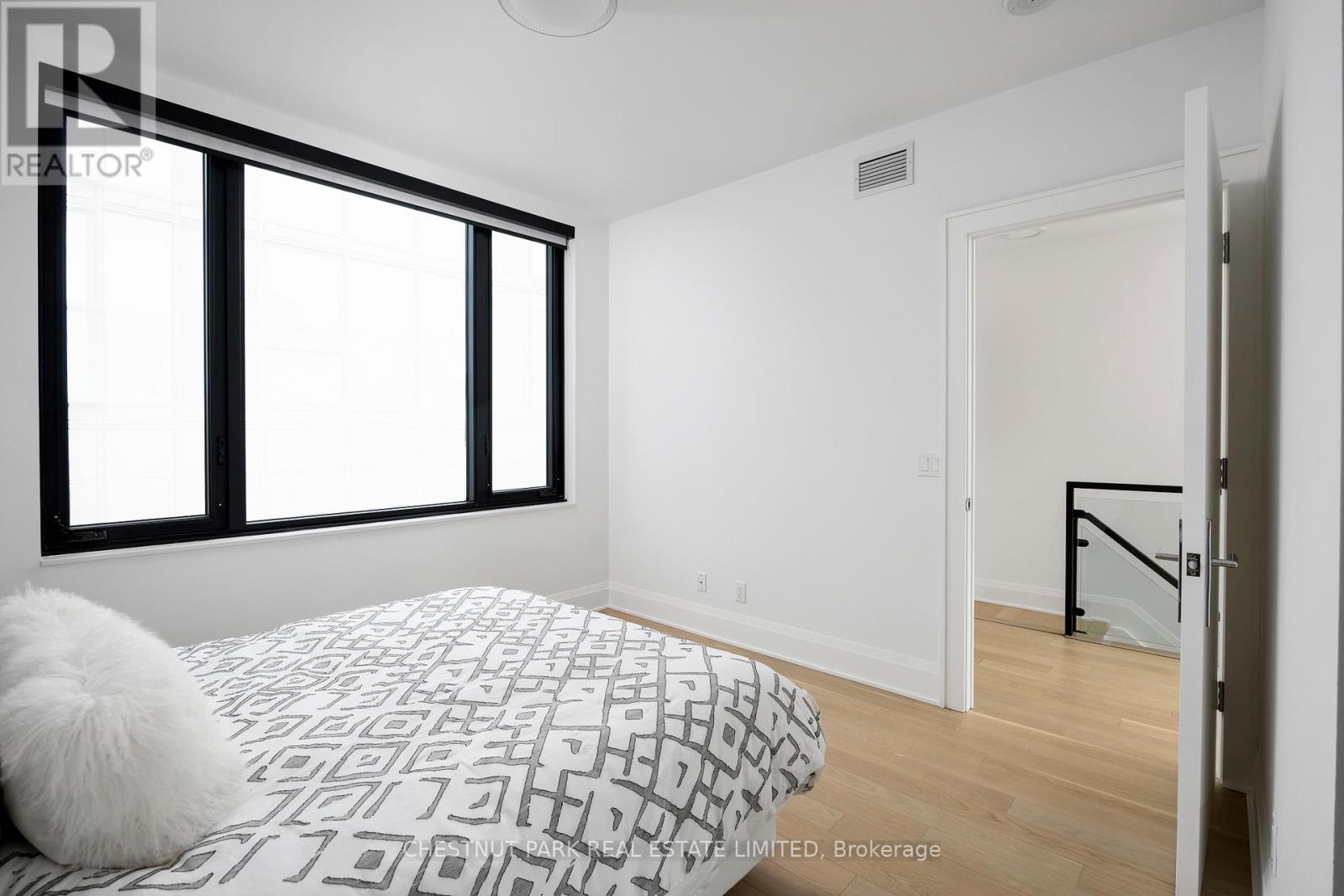 Photo 32 of 75 Foxbar Road, Toronto ON