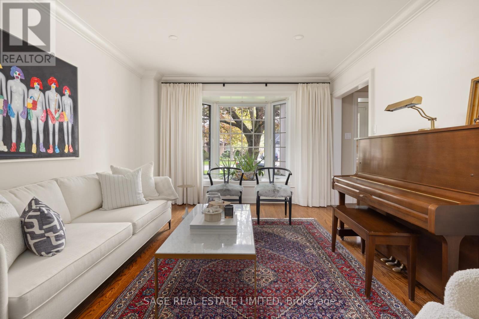 Photo 7 of 9 Canfield Place, Toronto ON