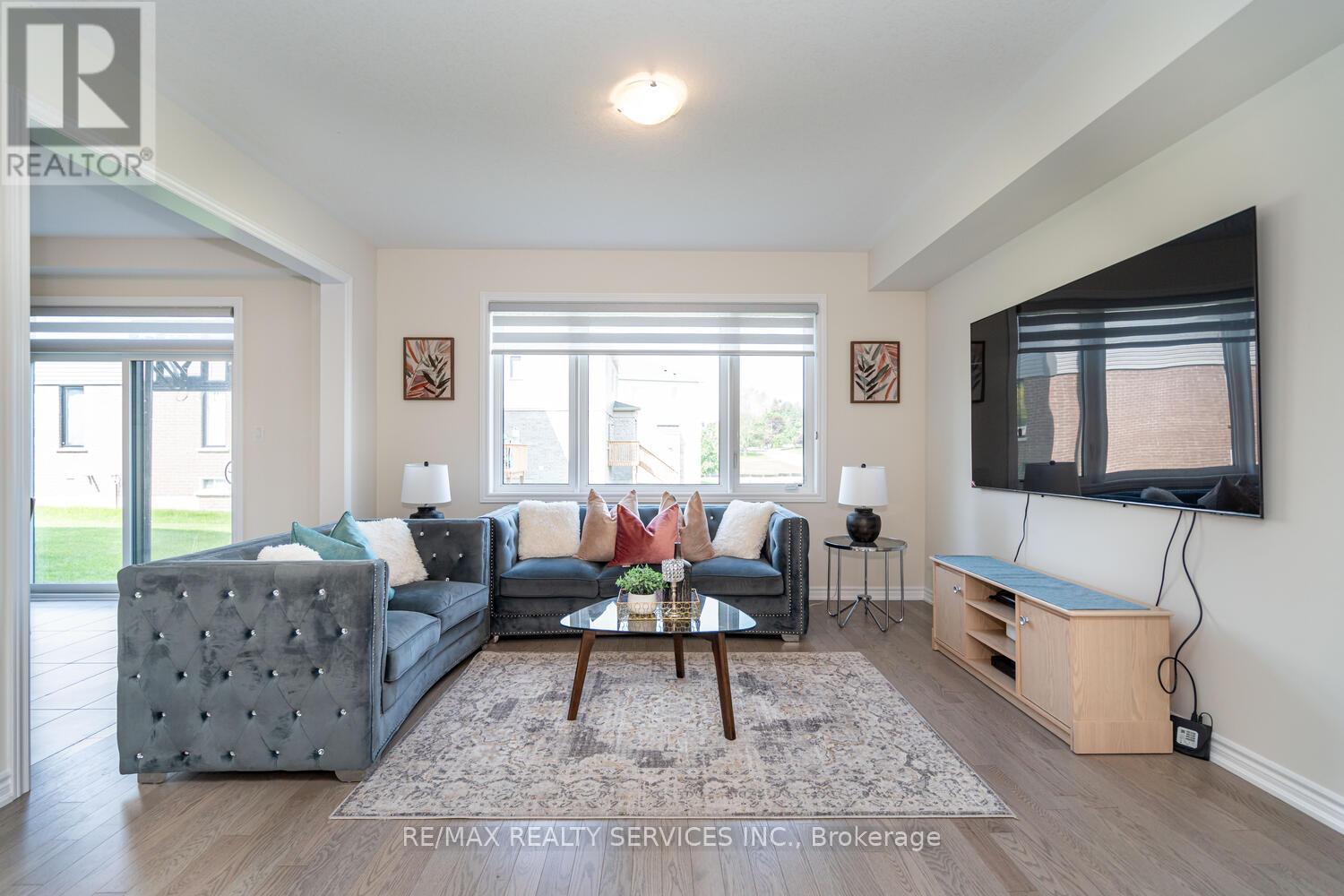 Photo 10 of 5 Heming Street, Brant ON