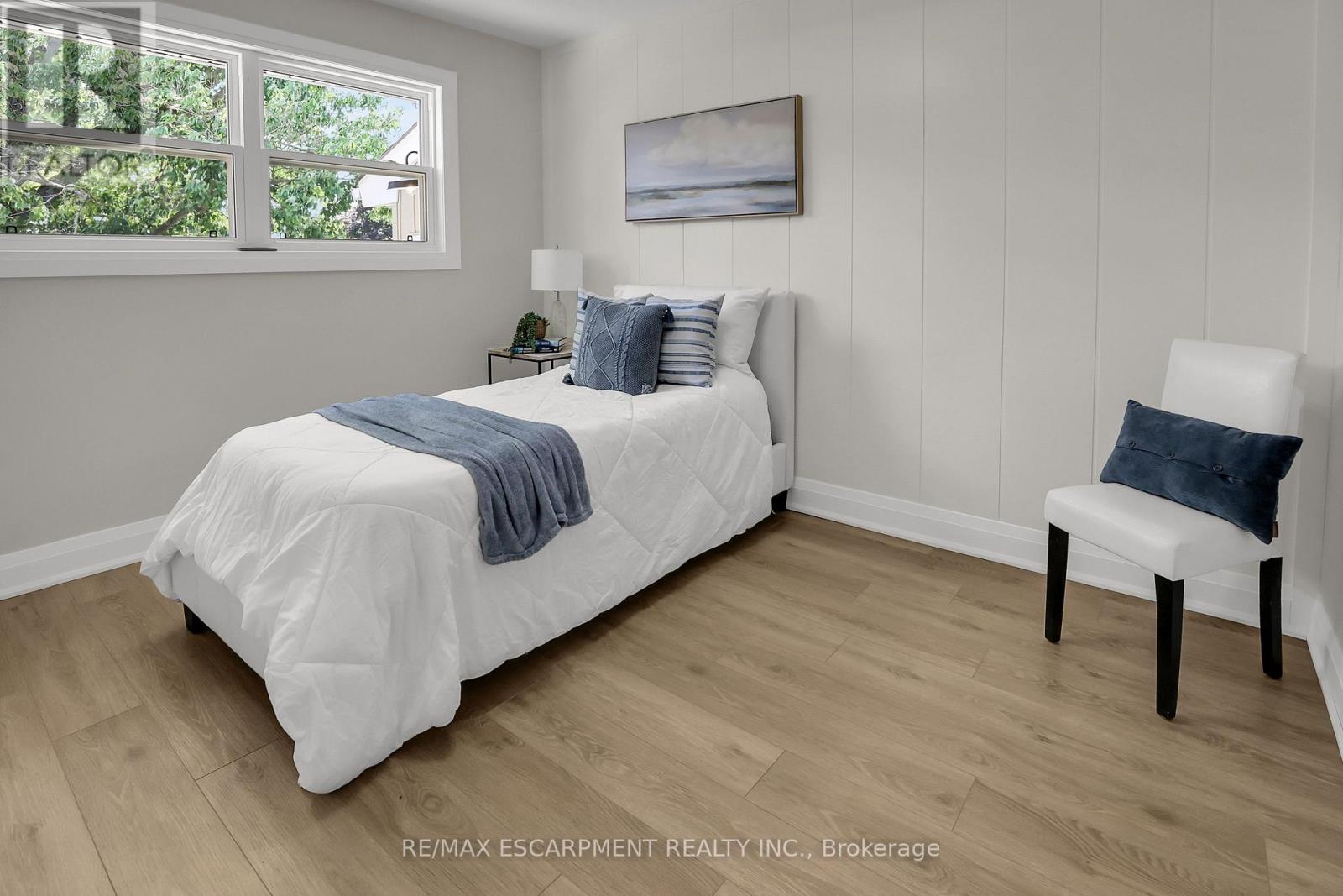 Photo 14 of 52 Valencourt Drive, Welland ON