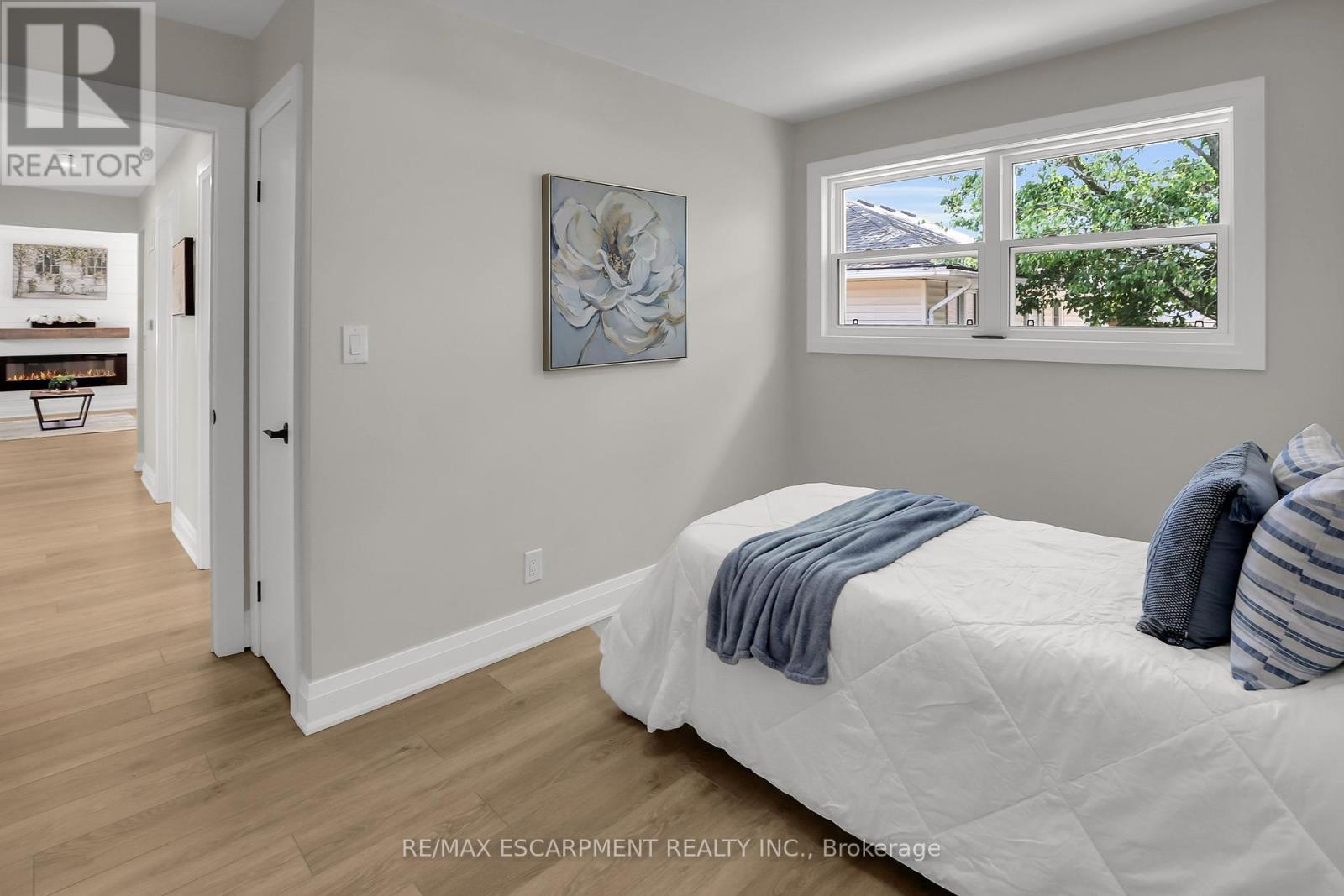 Photo 15 of 52 Valencourt Drive, Welland ON