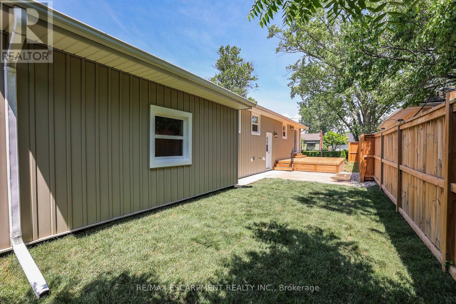 Photo 27 of 52 Valencourt Drive, Welland ON