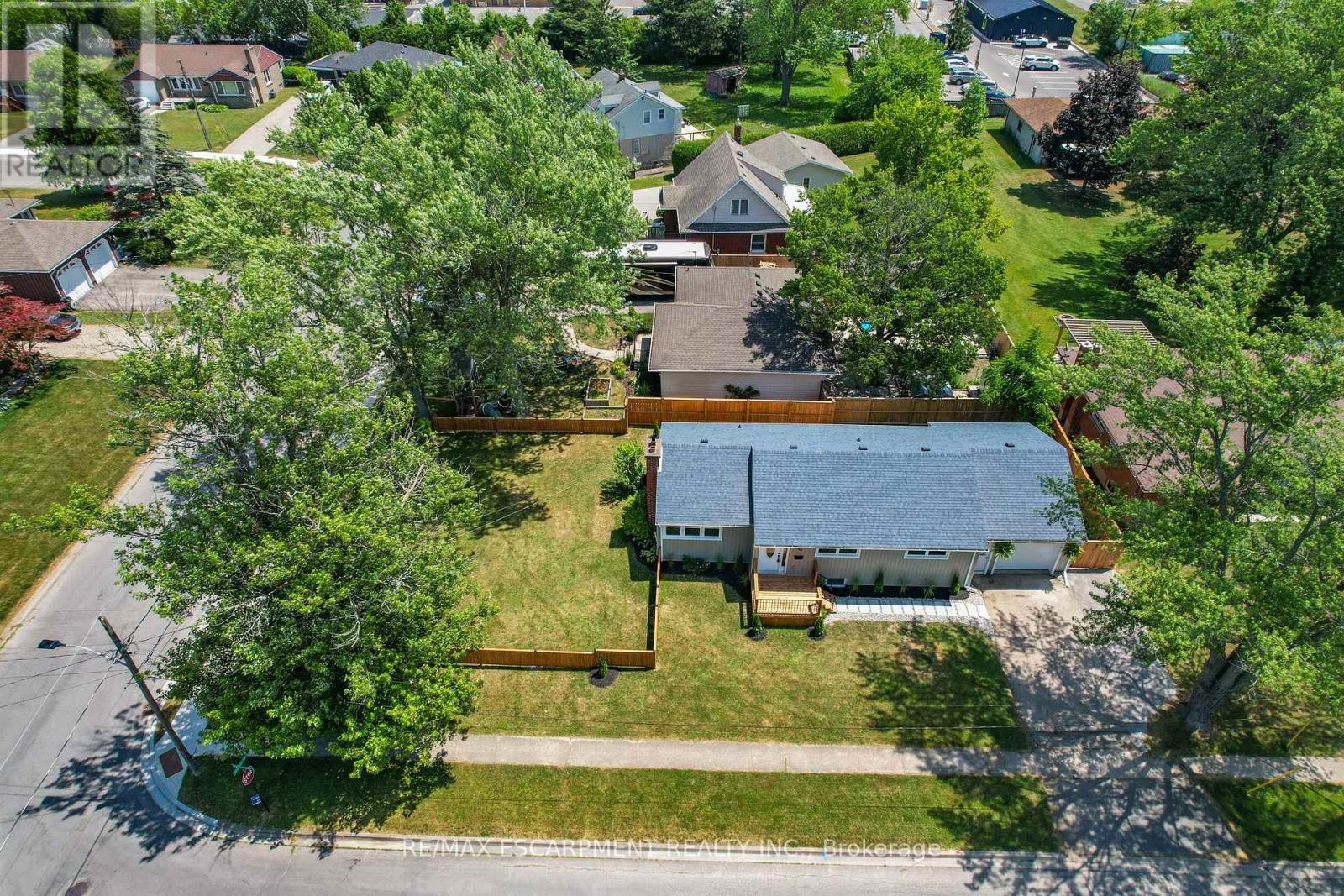 Photo 30 of 52 Valencourt Drive, Welland ON