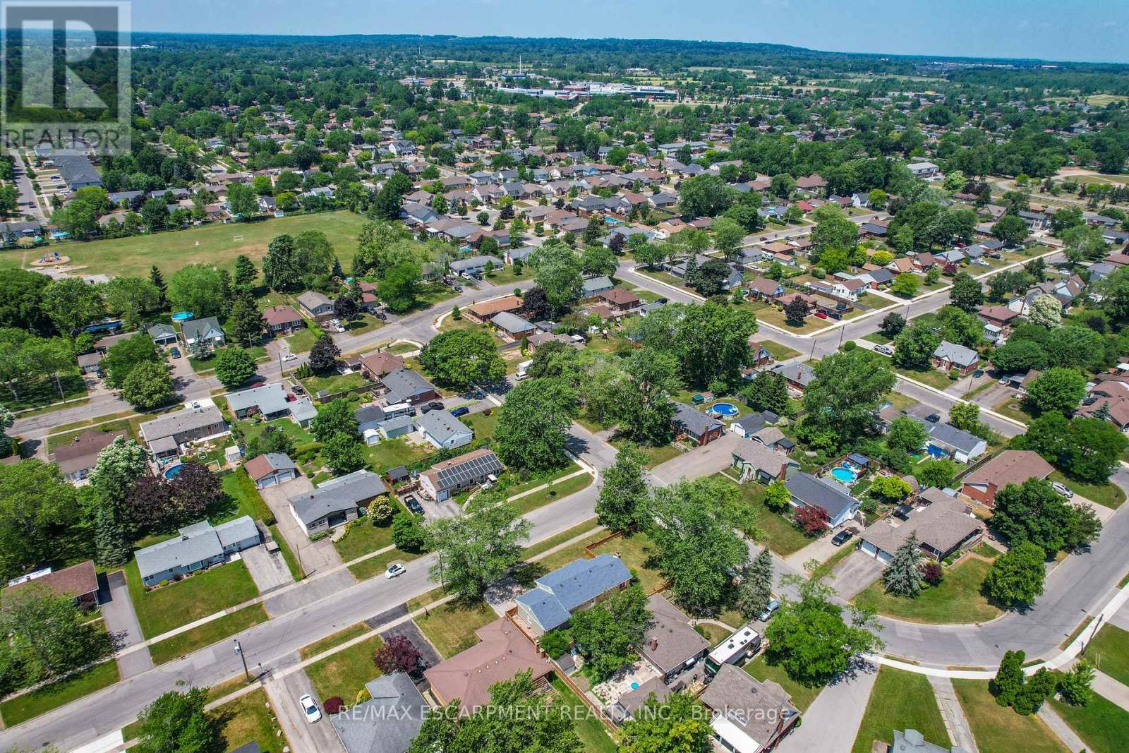 Photo 31 of 52 Valencourt Drive, Welland ON