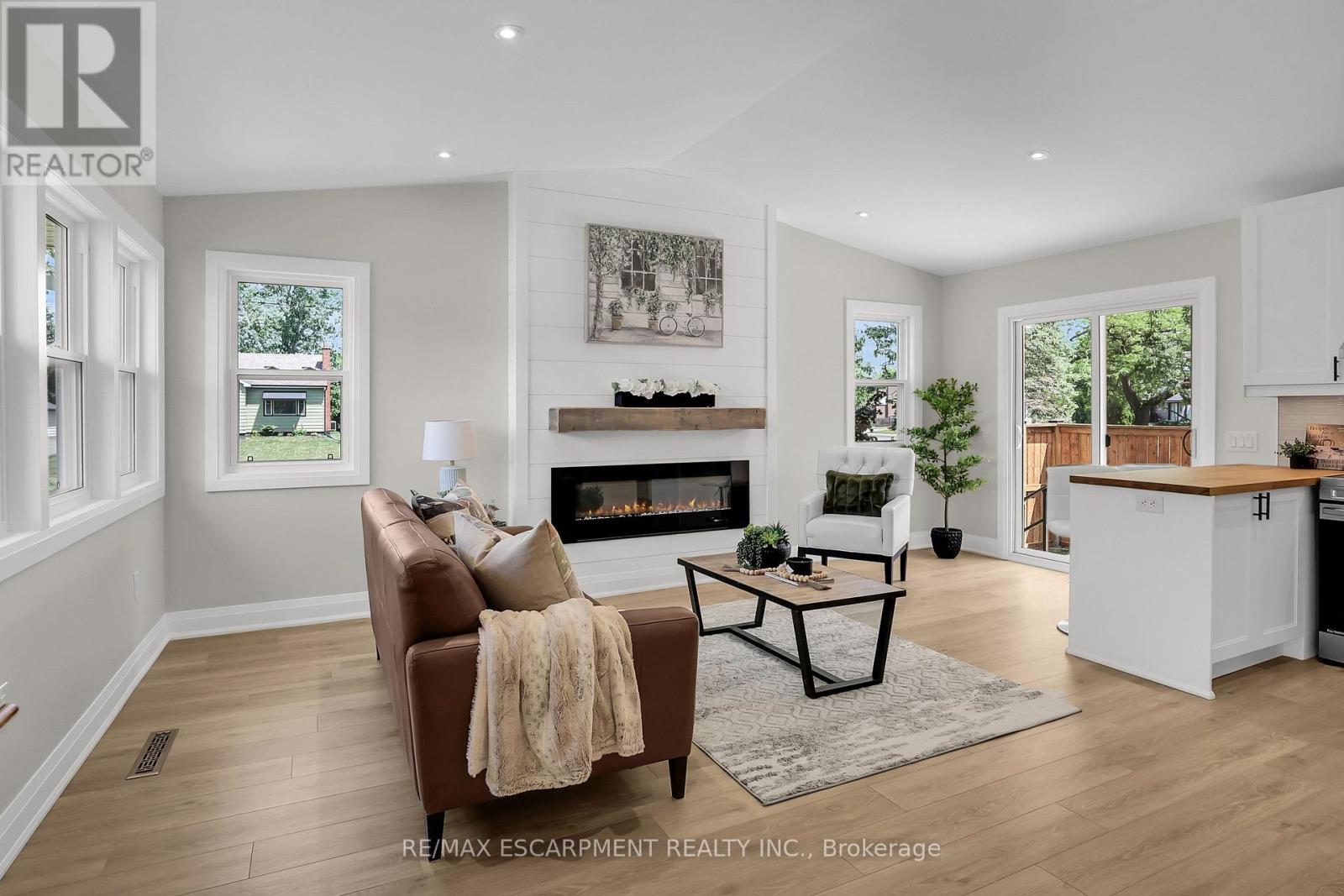 Photo 7 of 52 Valencourt Drive, Welland ON