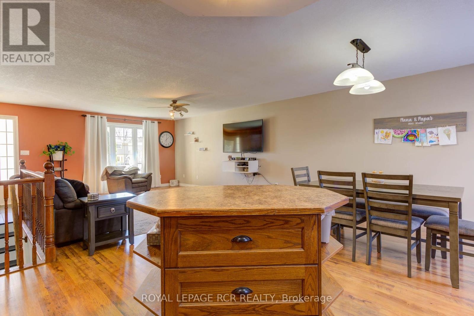 Photo 16 of 44 Geddes Street W, Minto ON