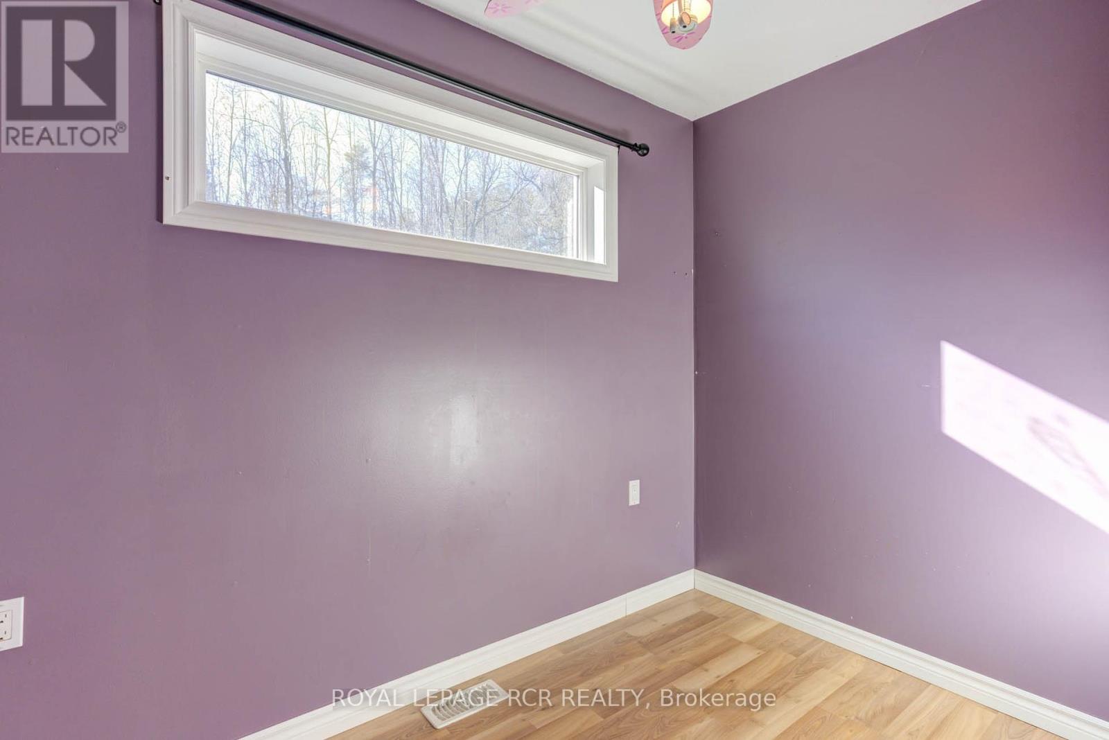 Photo 37 of 44 Geddes Street W, Minto ON