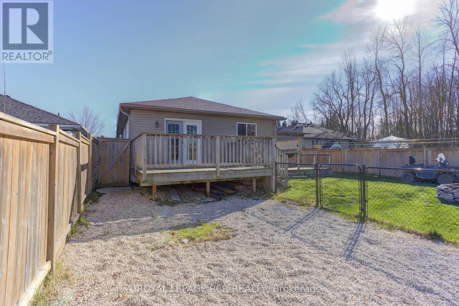 Photo 40 of 44 Geddes Street W, Minto ON