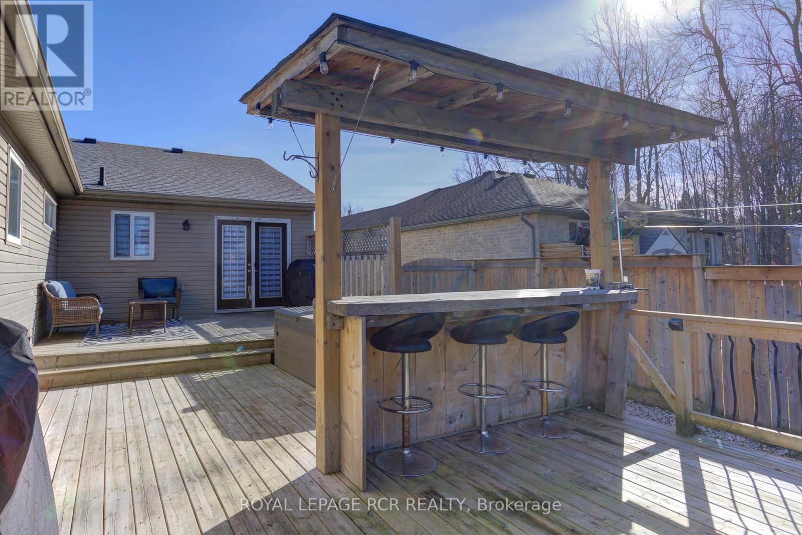 Photo 45 of 44 Geddes Street W, Minto ON