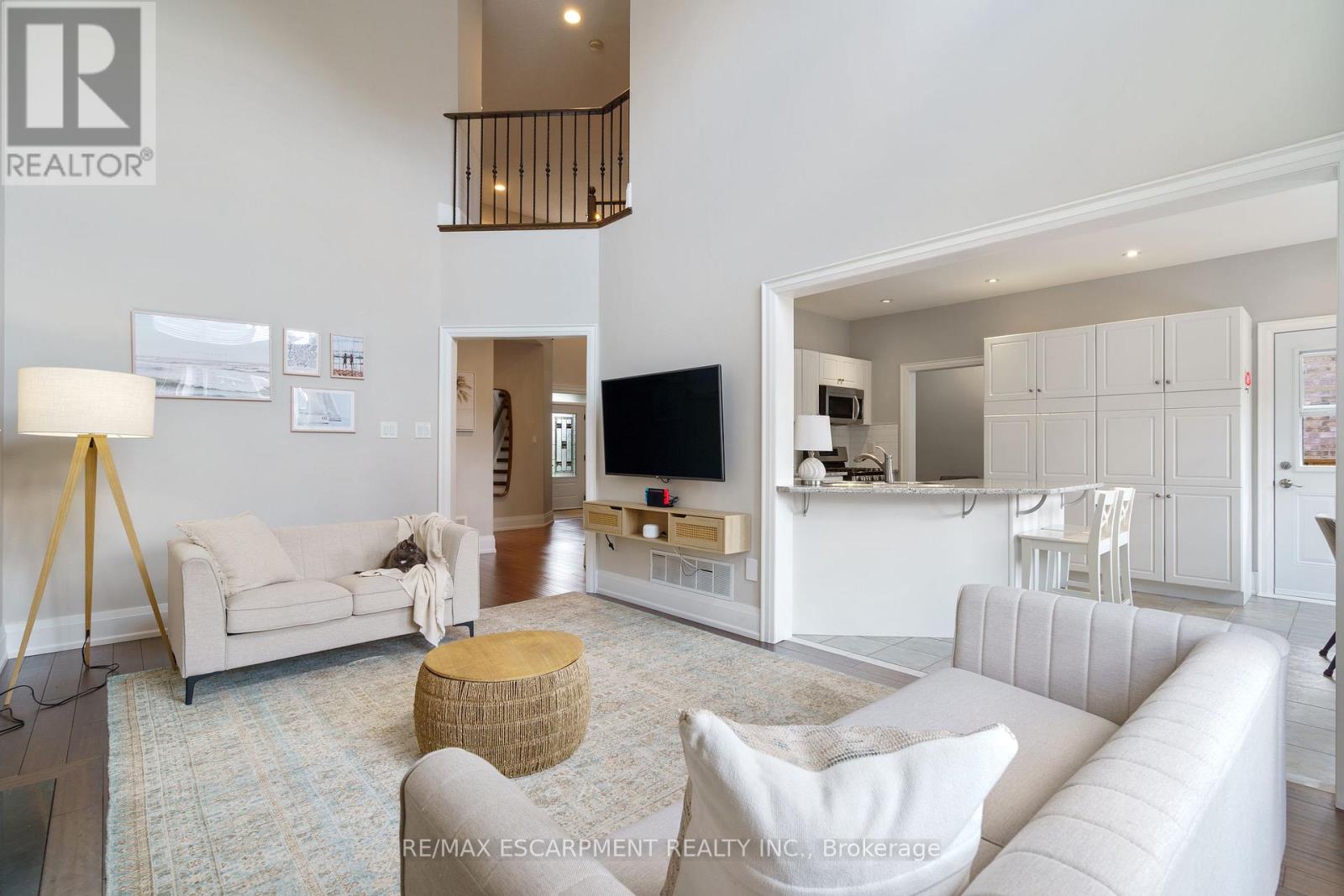 Photo 18 of 104 Davidson Boulevard, Hamilton ON