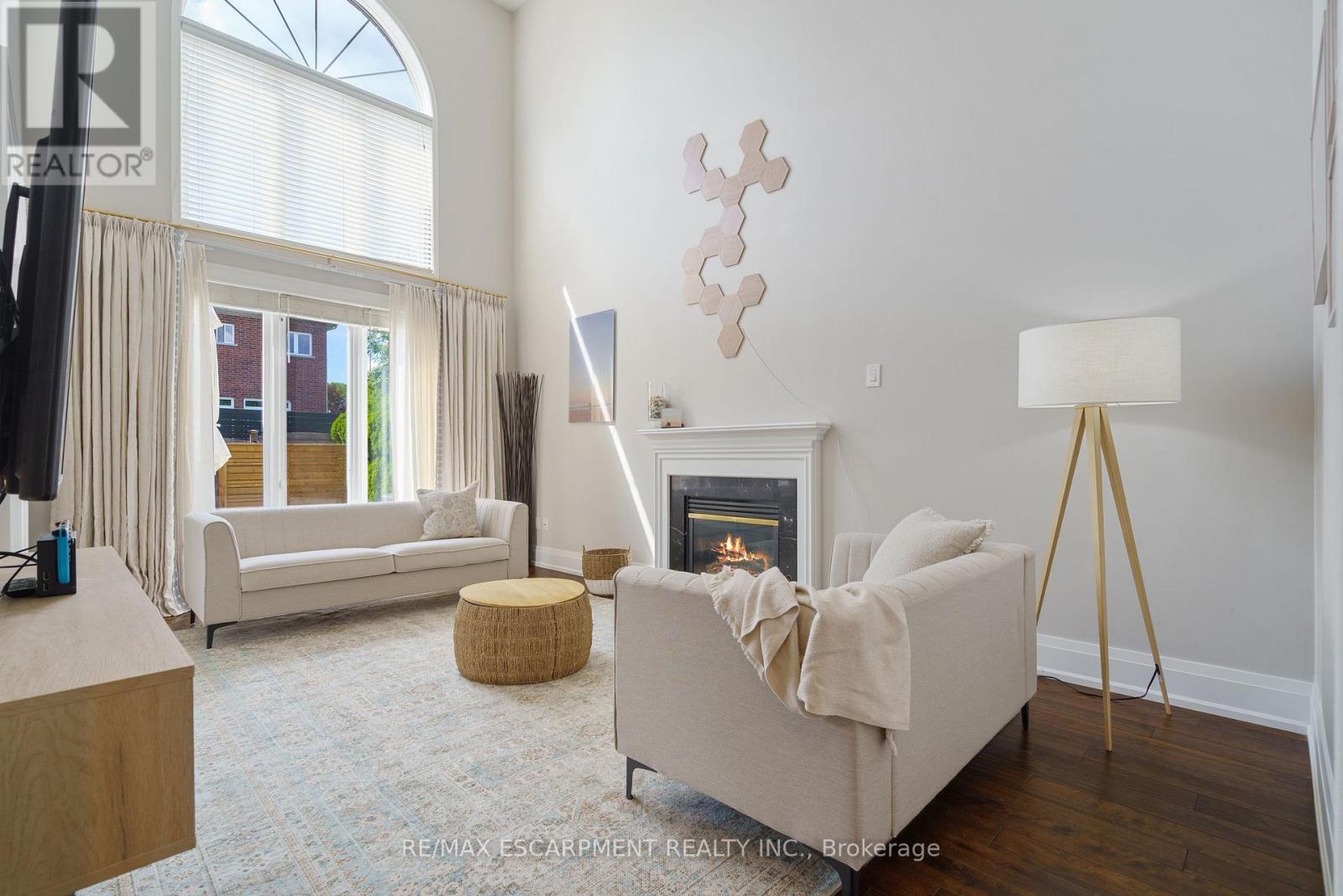 Photo 19 of 104 Davidson Boulevard, Hamilton ON