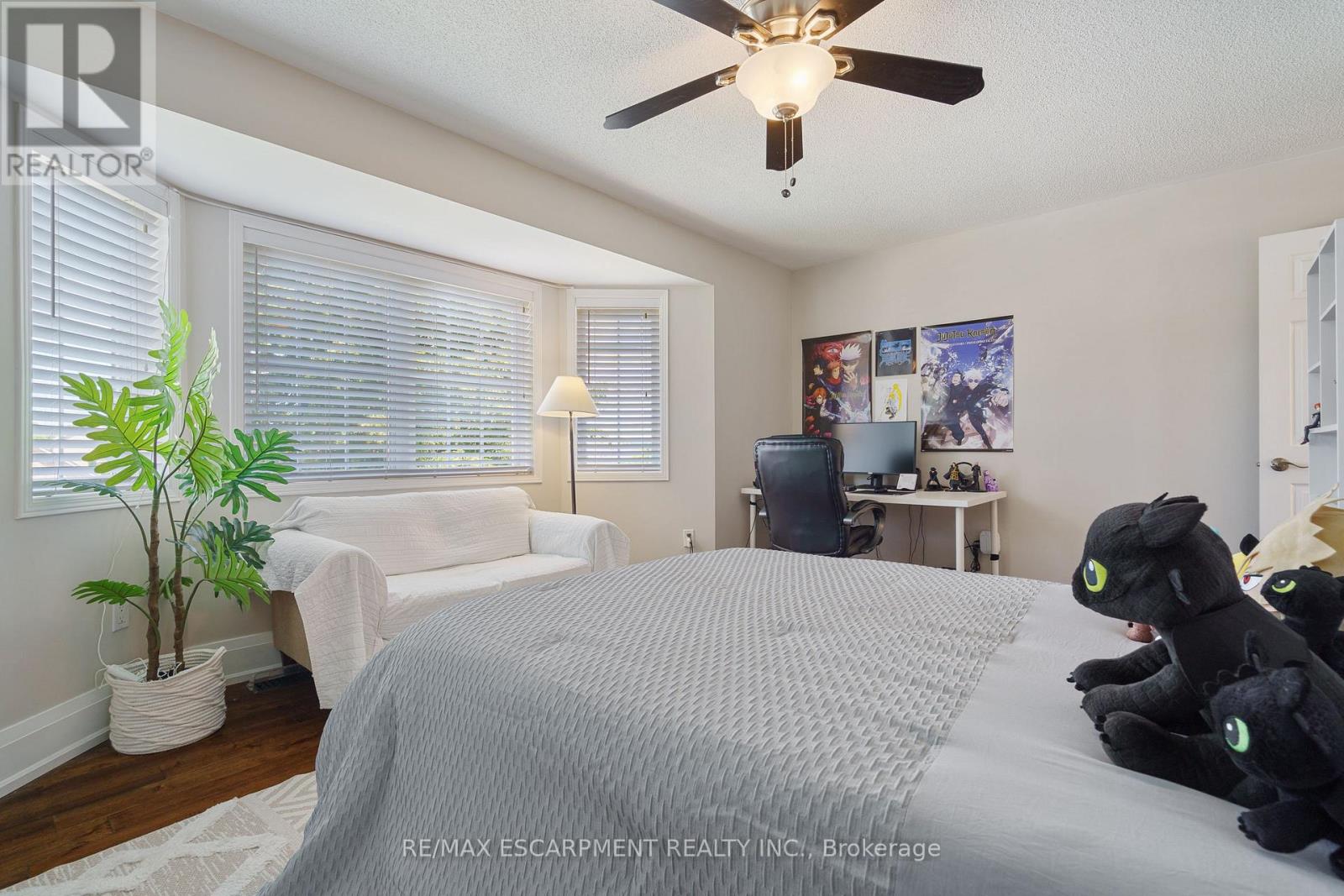 Photo 33 of 104 Davidson Boulevard, Hamilton ON