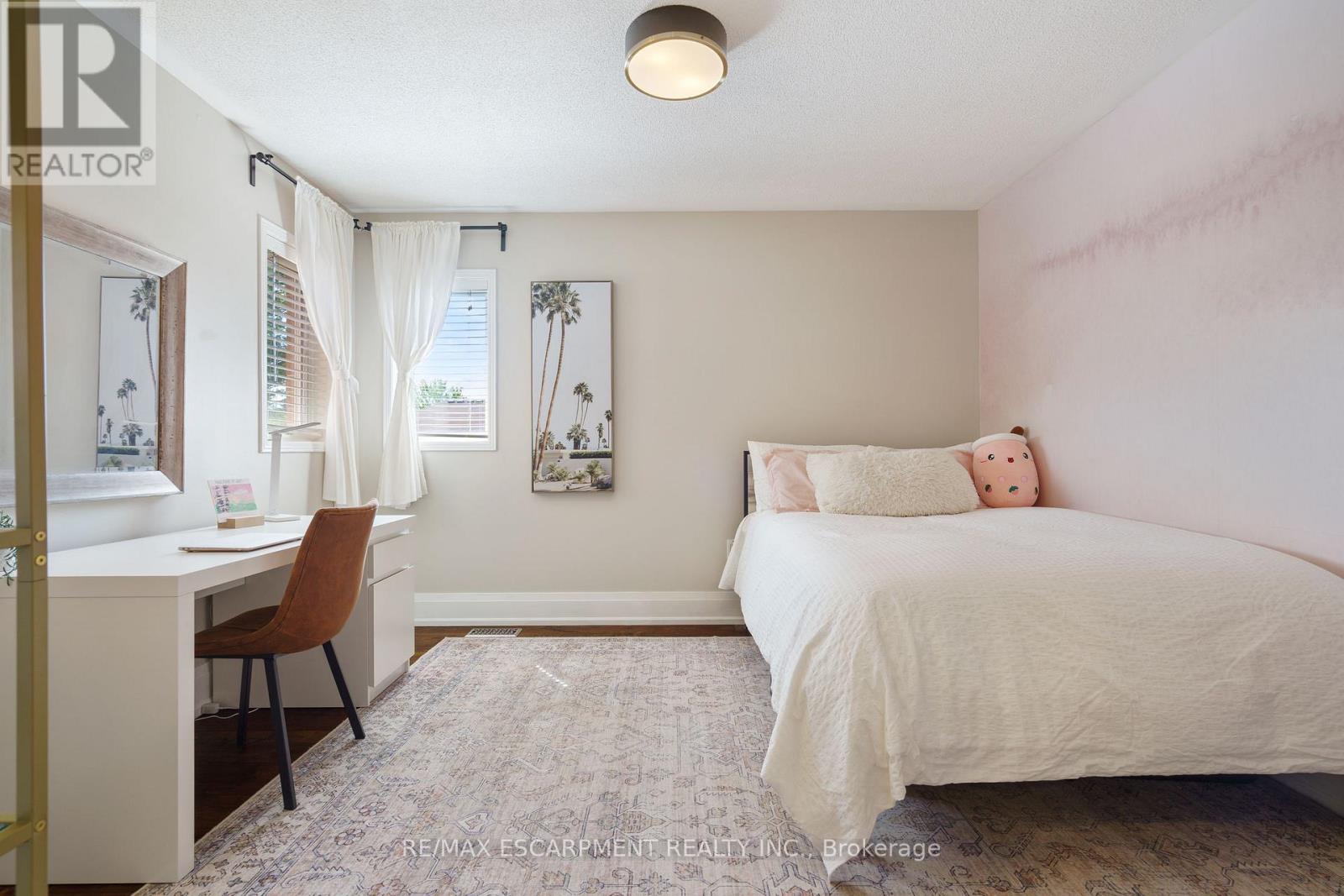 Photo 36 of 104 Davidson Boulevard, Hamilton ON