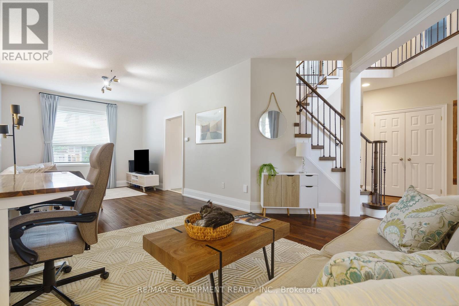 Photo 6 of 104 Davidson Boulevard, Hamilton ON