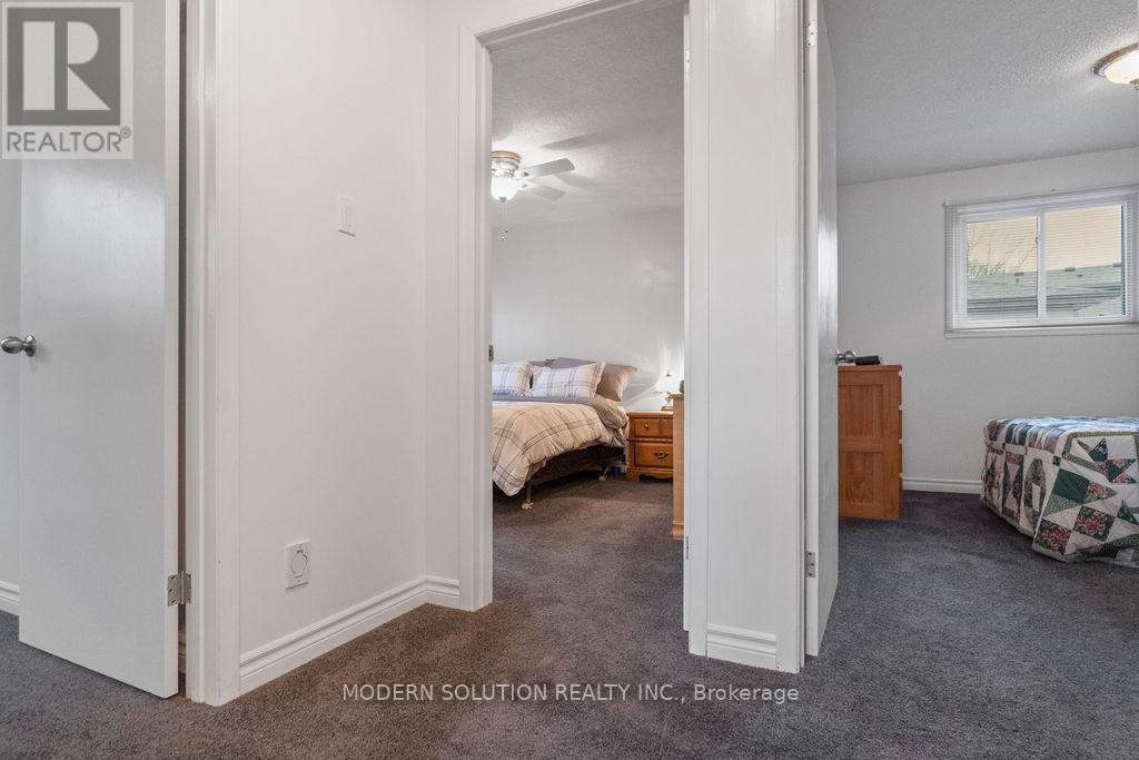 Photo 11 of 36 Hillcrest Avenue, Brantford ON