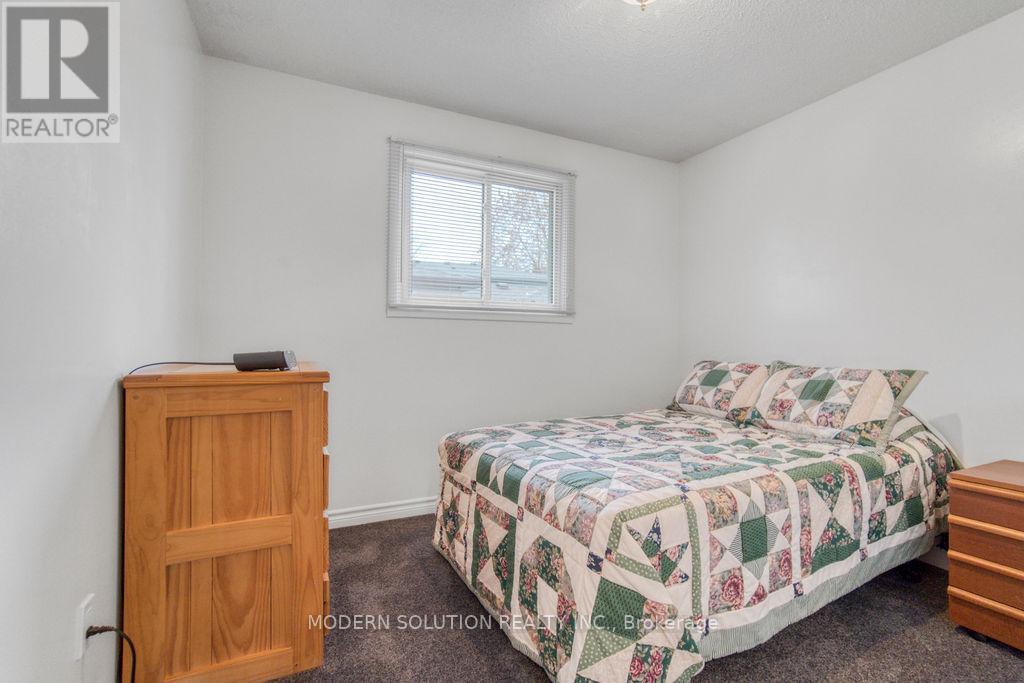 Photo 12 of 36 Hillcrest Avenue, Brantford ON