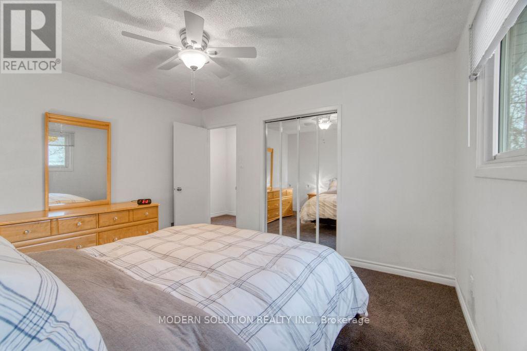 Photo 15 of 36 Hillcrest Avenue, Brantford ON