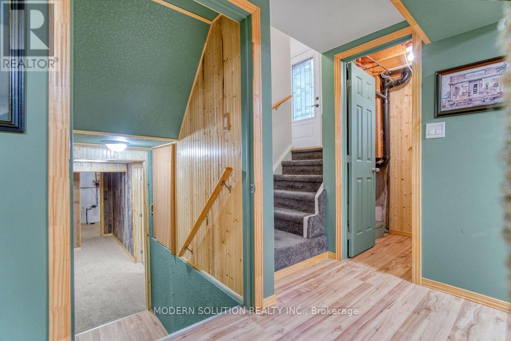Photo 20 of 36 Hillcrest Avenue, Brantford ON