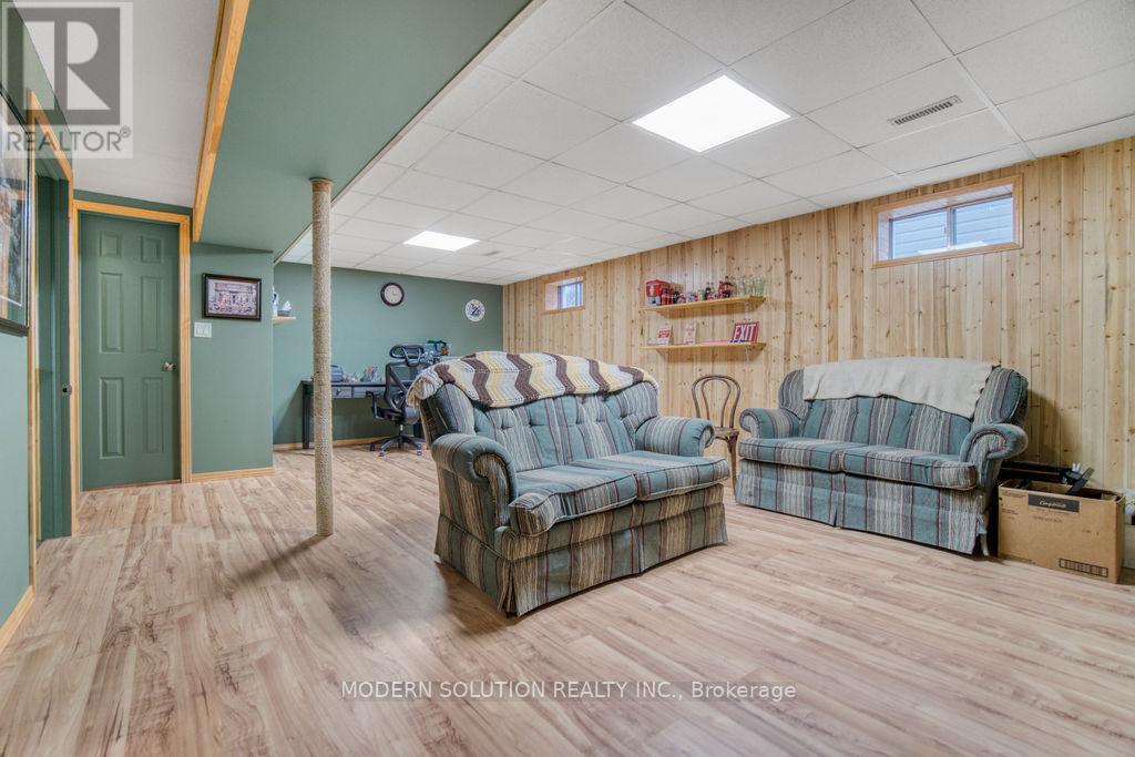 Photo 22 of 36 Hillcrest Avenue, Brantford ON