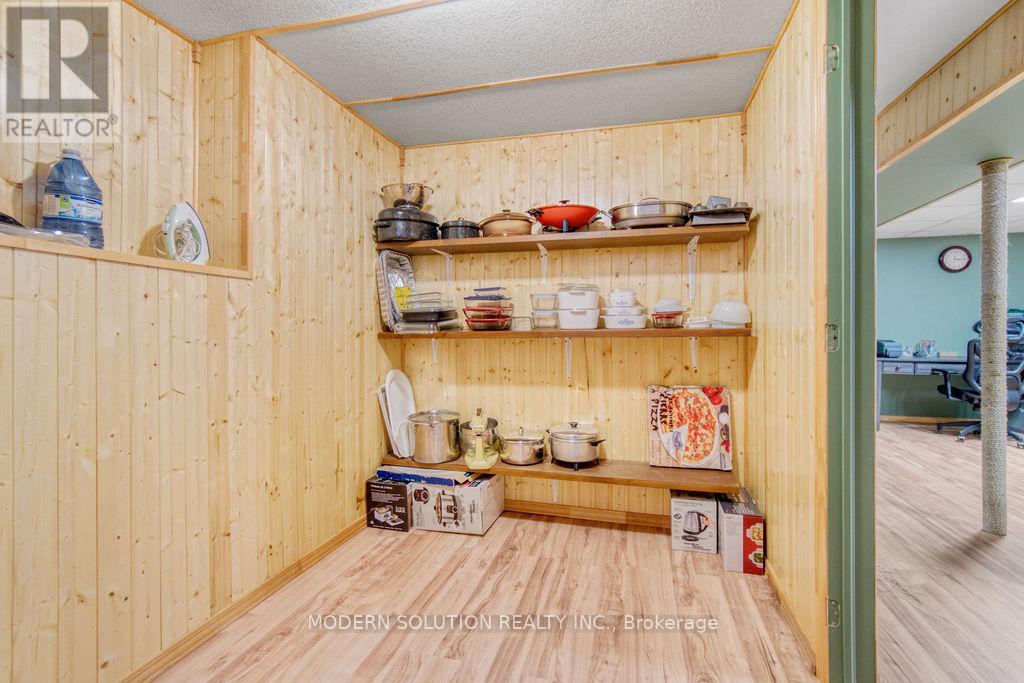 Photo 25 of 36 Hillcrest Avenue, Brantford ON