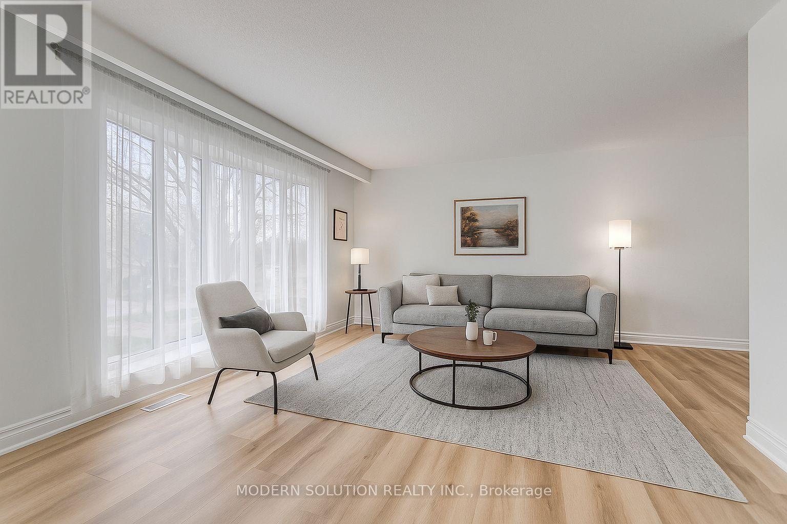 Photo 3 of 36 Hillcrest Avenue, Brantford ON