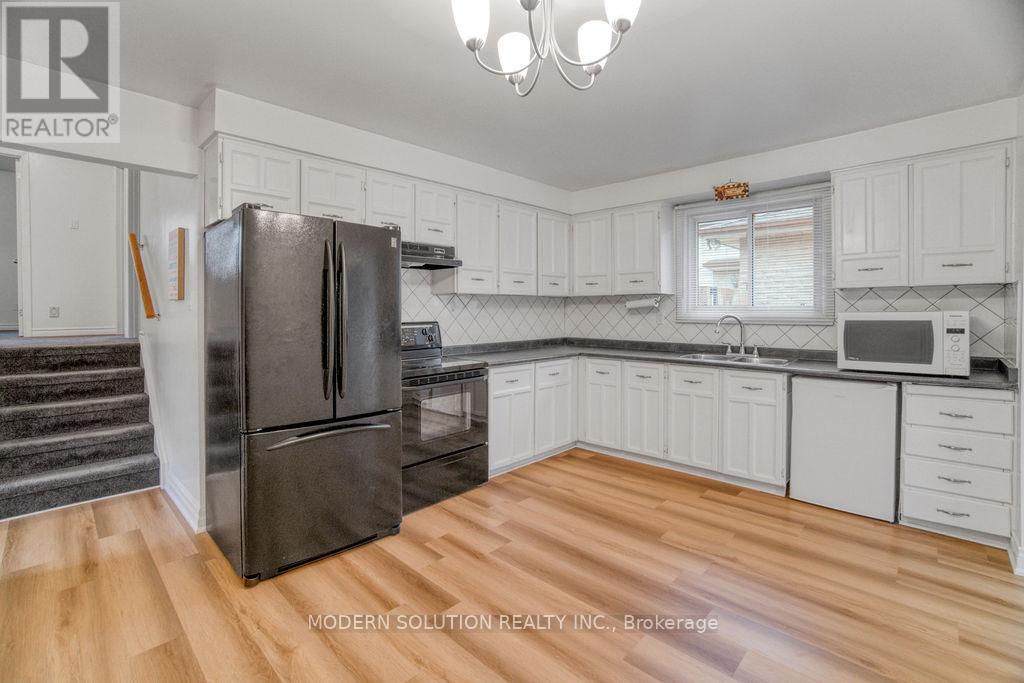 Photo 7 of 36 Hillcrest Avenue, Brantford ON